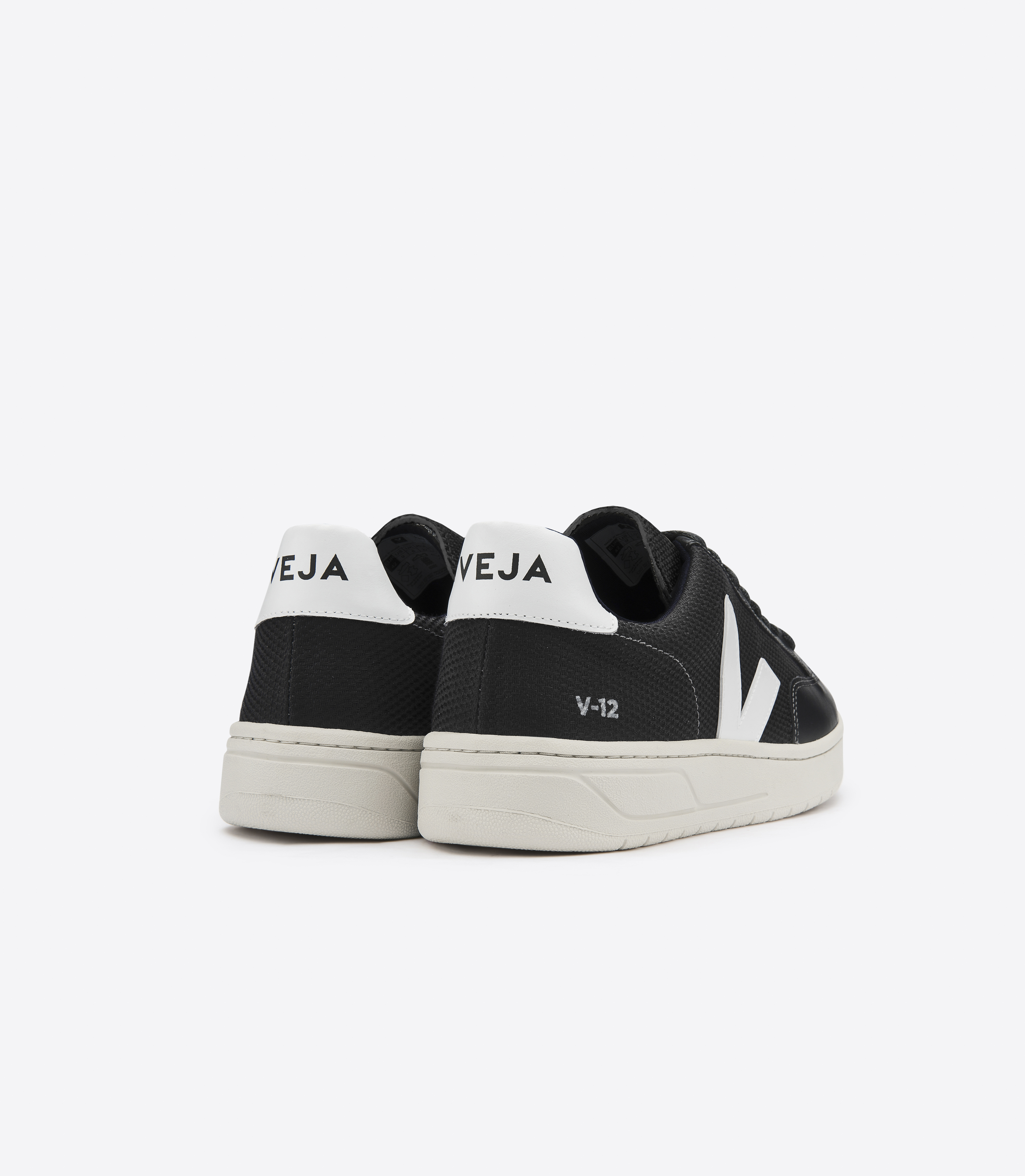 【ちびVERY掲載 日本国内完売】VEJA V-10 CWL ホワイト ブラック ちびVERY掲載 日本国内完売】VEJA V-10 CWL ホワイト ブラック