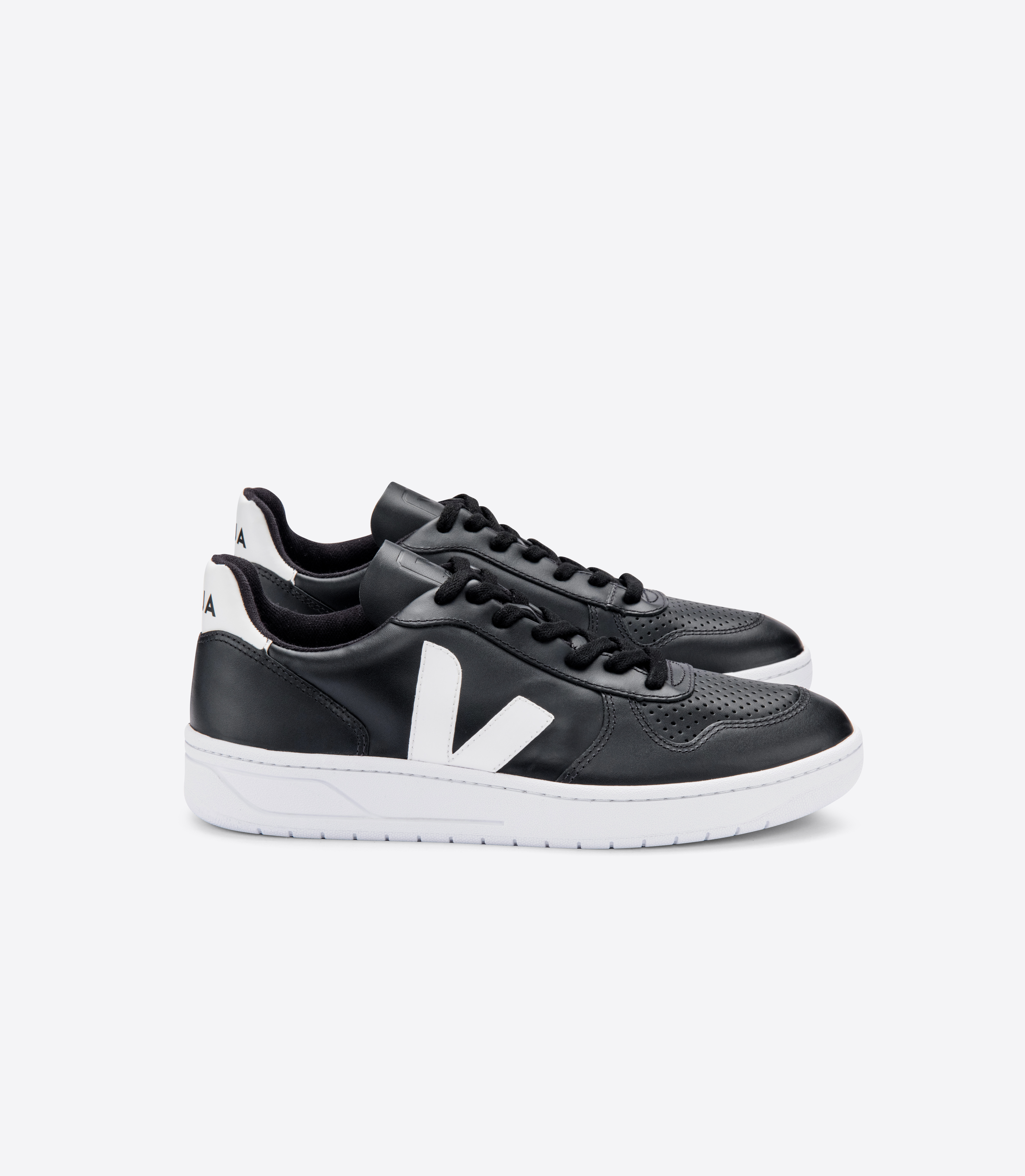 veja-v-10-leather-black-