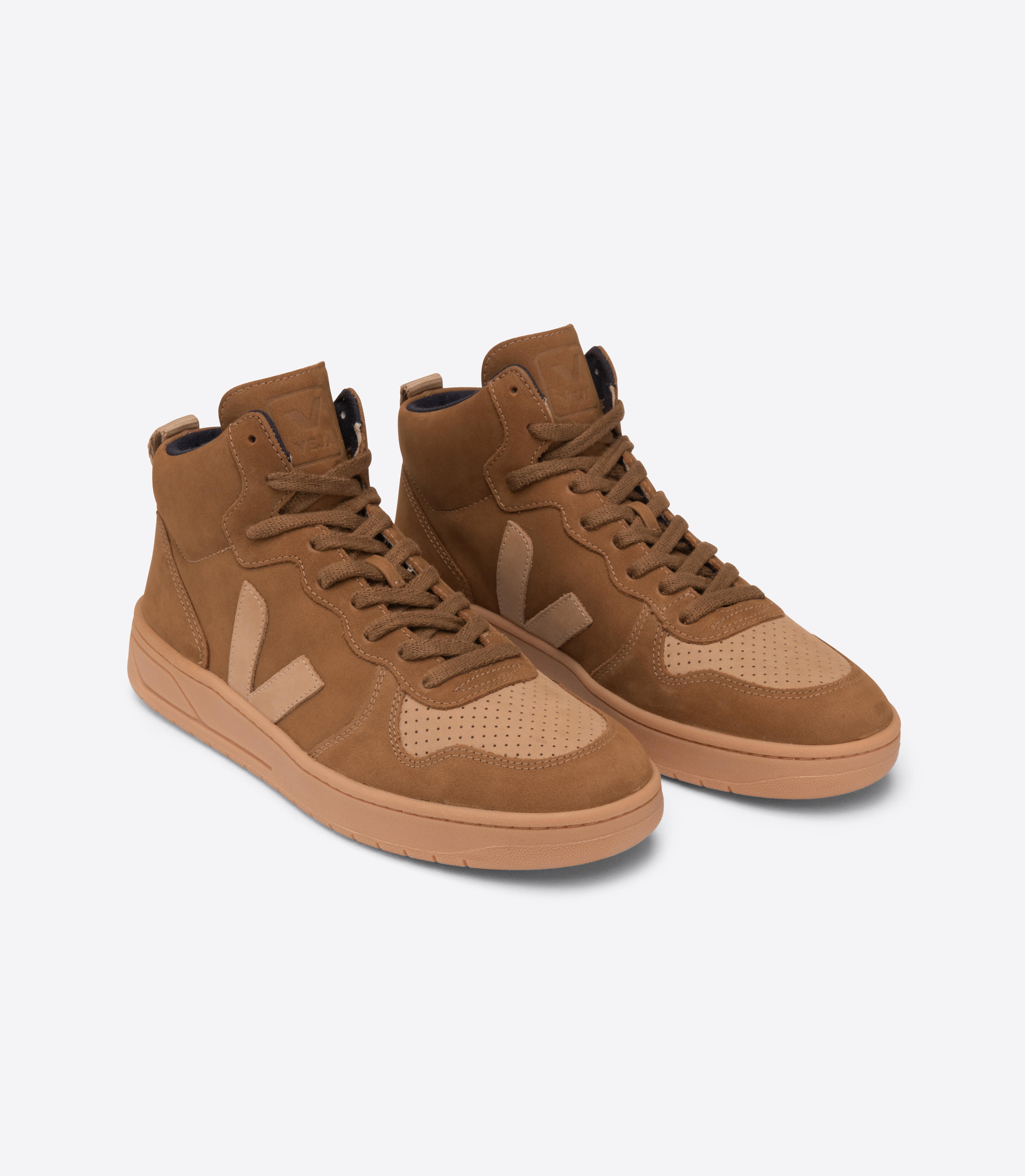 V-15 NUBUCK CAMEL DESERT | VEJA