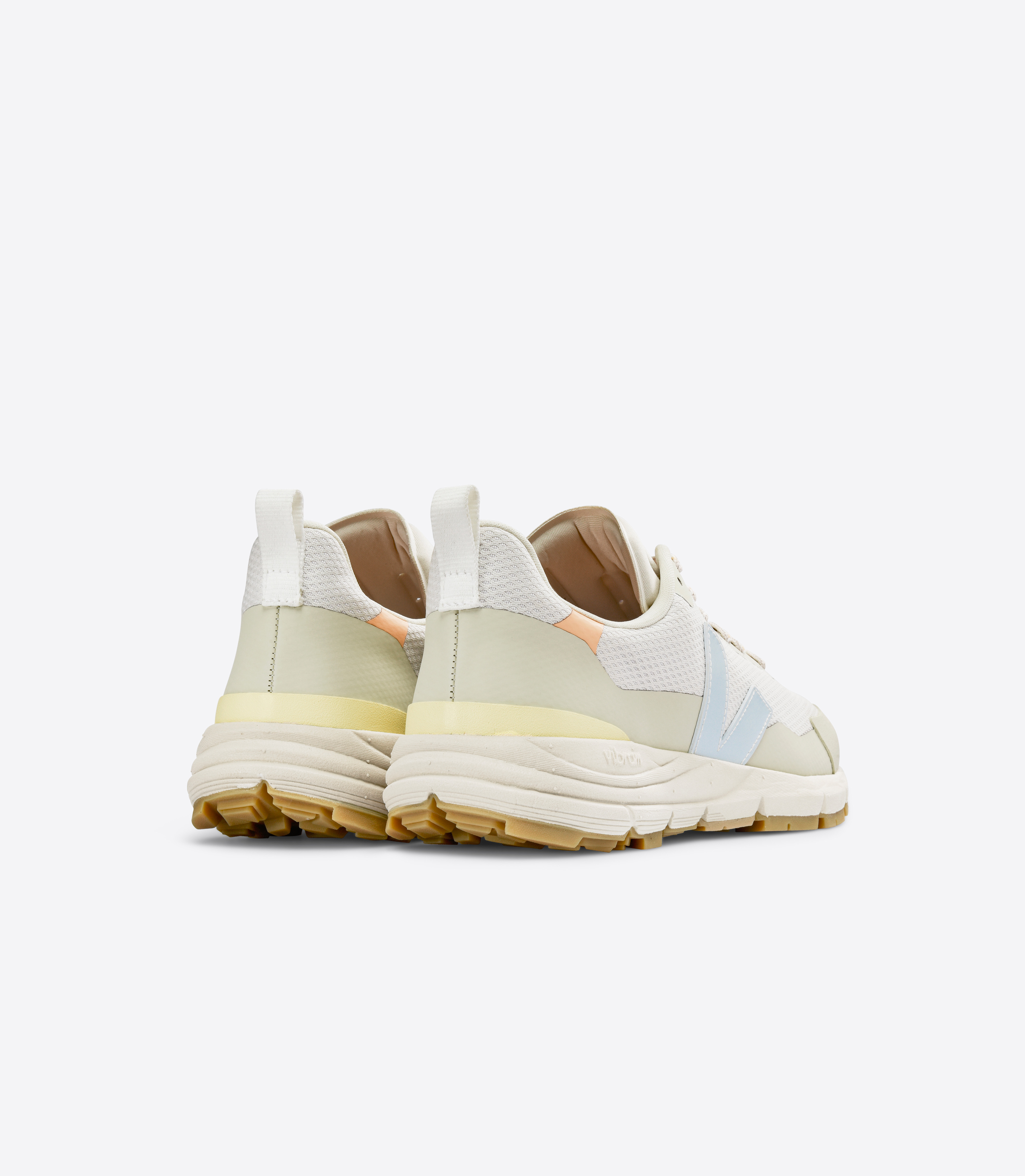 veja-sneakers-dekkan-recycled-