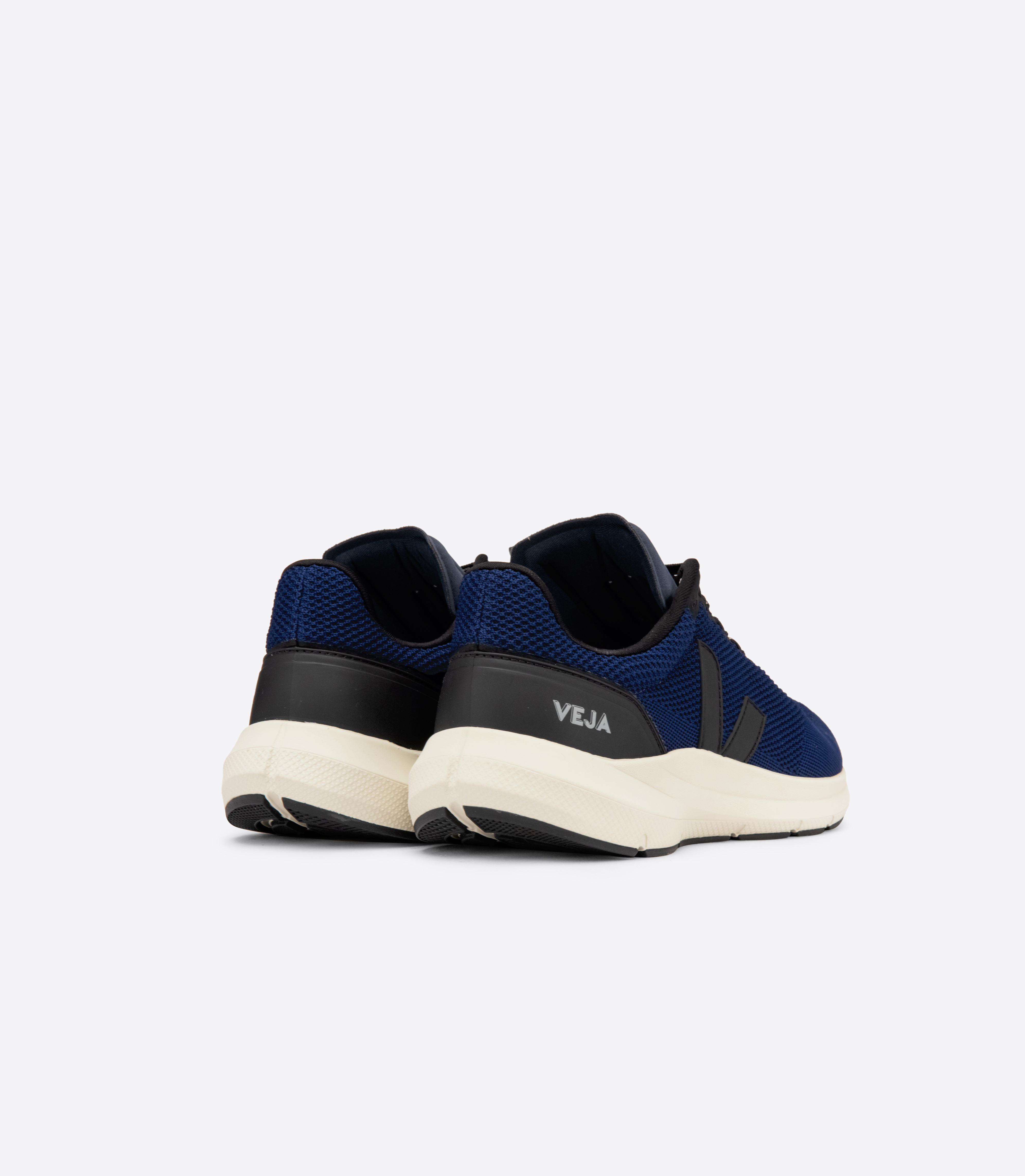 VEJAヴェジャMarlin LT V-Knit Sneakersスニーカー MARLIN V-KNIT NIL BLACK | VEJA