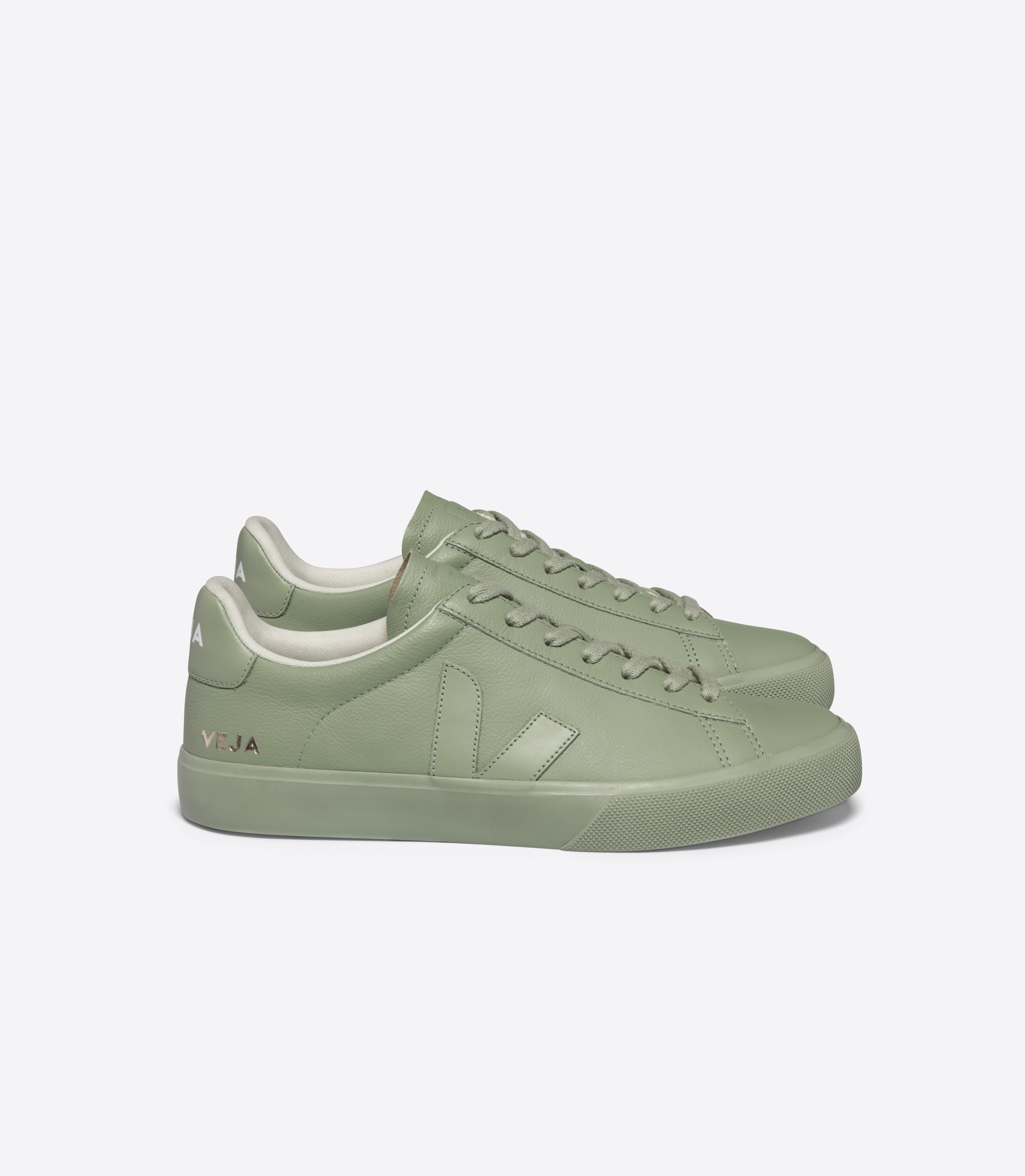 veja-campo-leather-green-