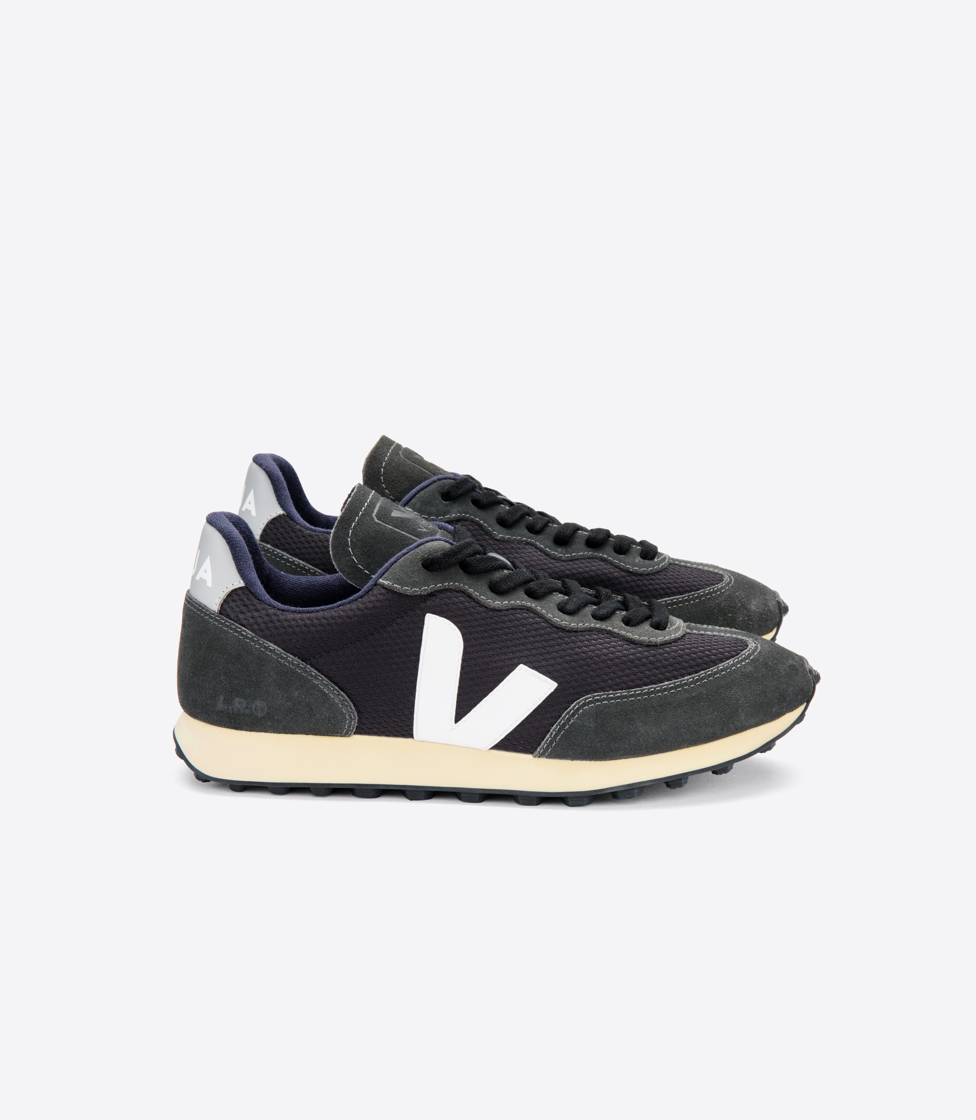 【送料&関税込】Veja Rio Branco Ii Sneakers In Grey Suede An RIO BRANCO ALVEOMESH BLACK WHITE OXFORD GREY | VEJA