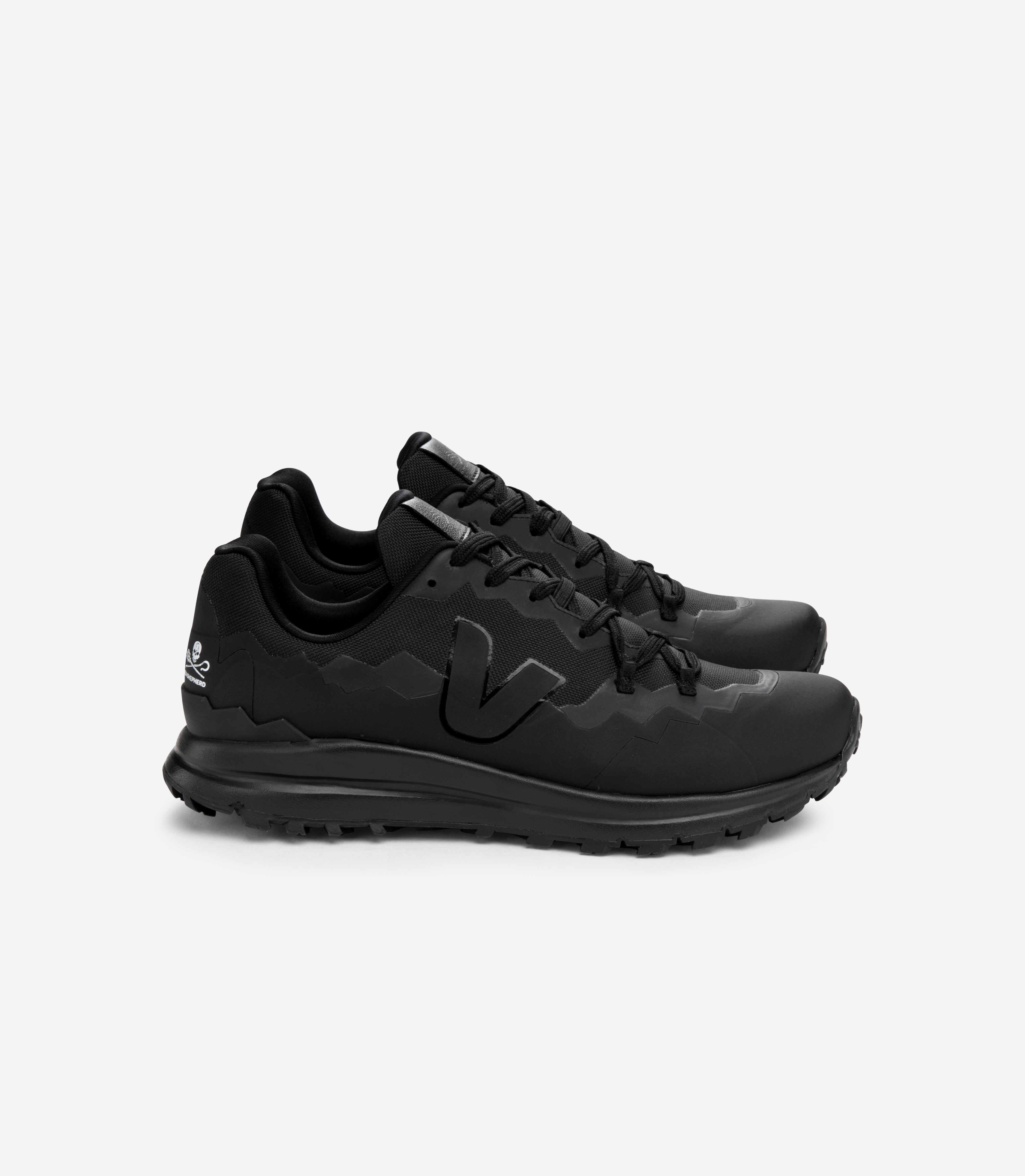 VEJAヴェジャFitz Roy Trek-Shell Sneakersスニーカー FITZ ROY TREK-SHELL VEJA X SEA SHEPHERD FULL BLACK | VEJA