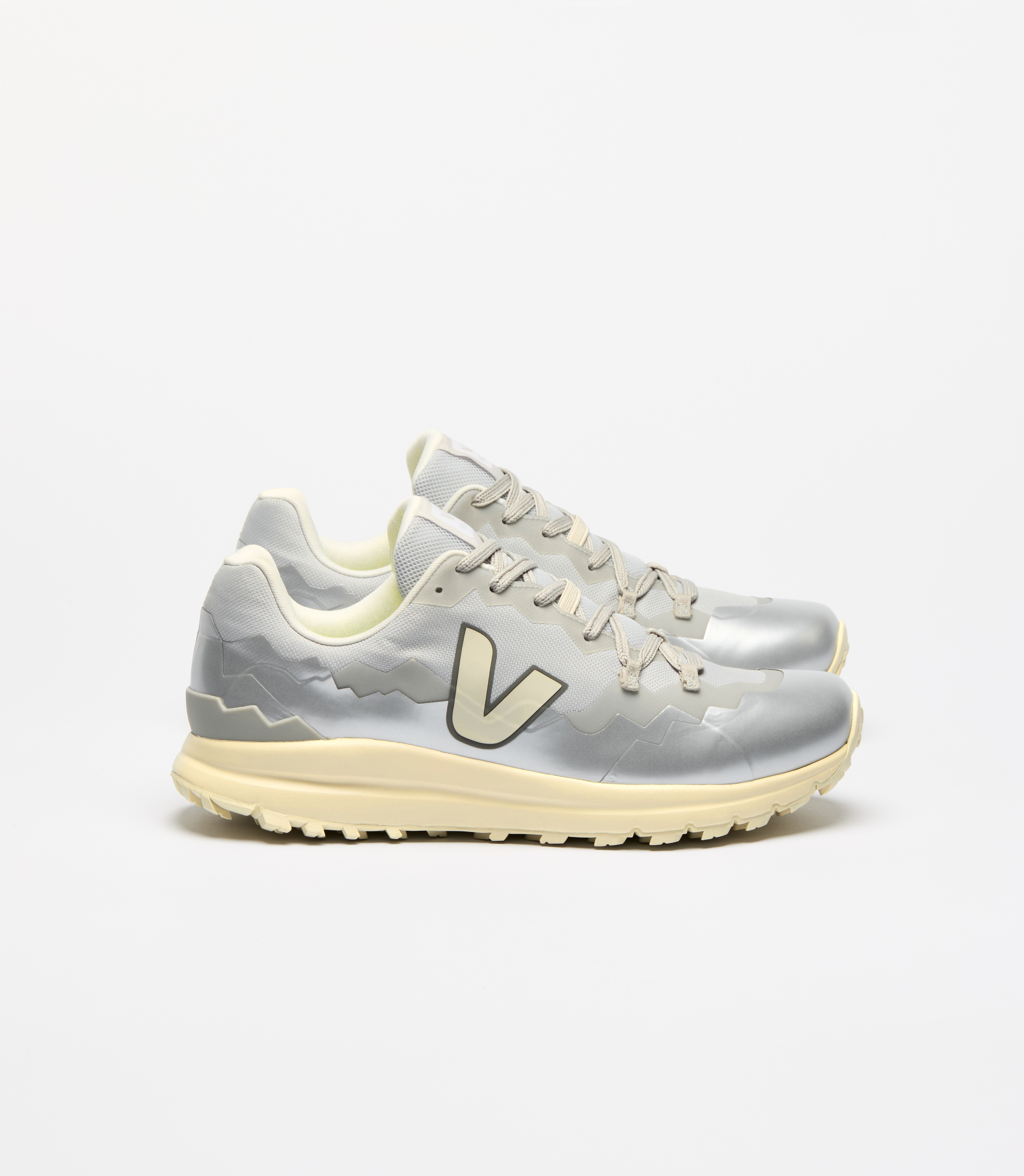 veja-fitz-roy-light-recycled- veja-fitz-roy-light-recycled-