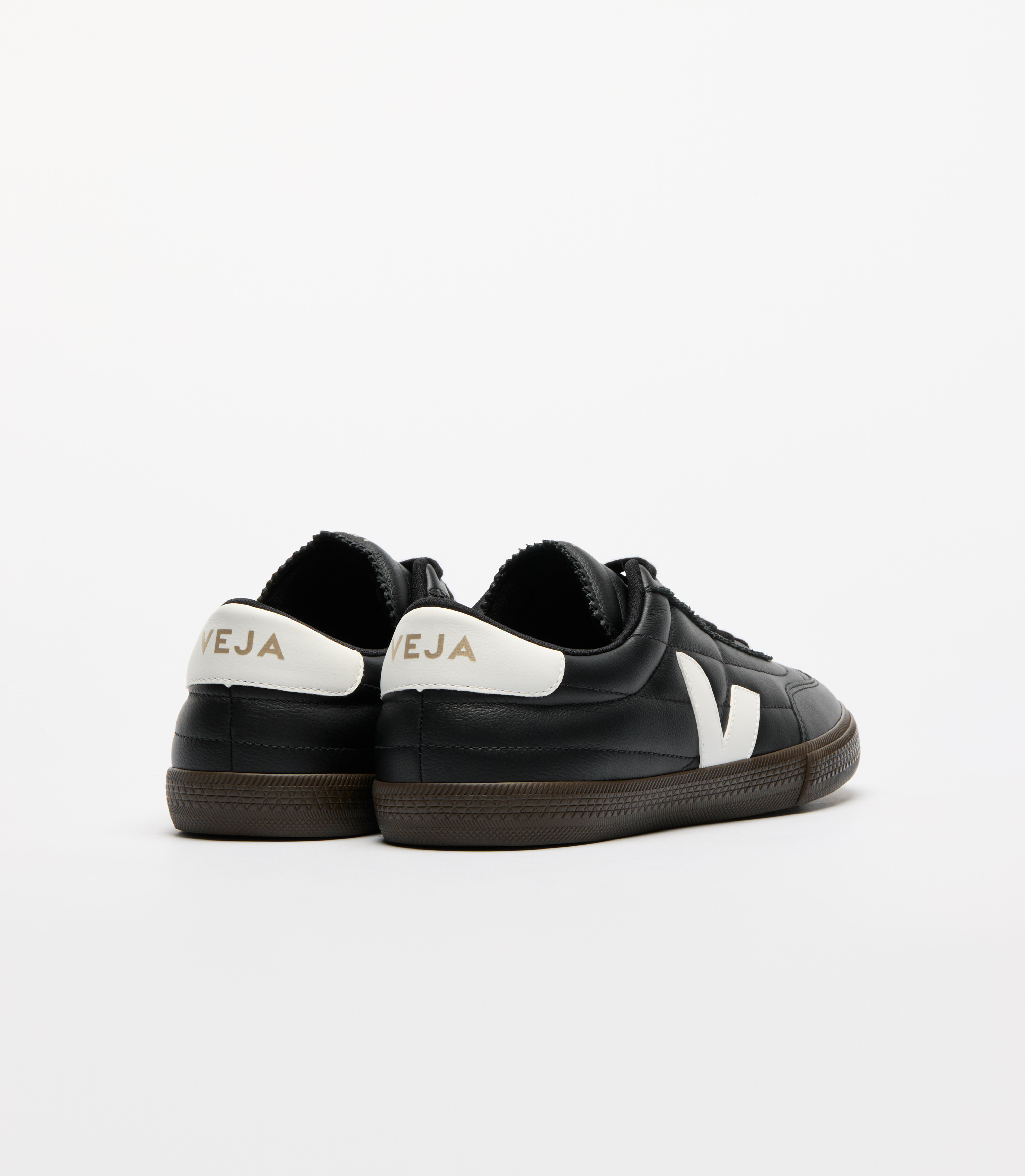 【送料&関税込】Veja Panenka Leather Sneakers Black And Whit veja-sneakers-panenka-organic-
