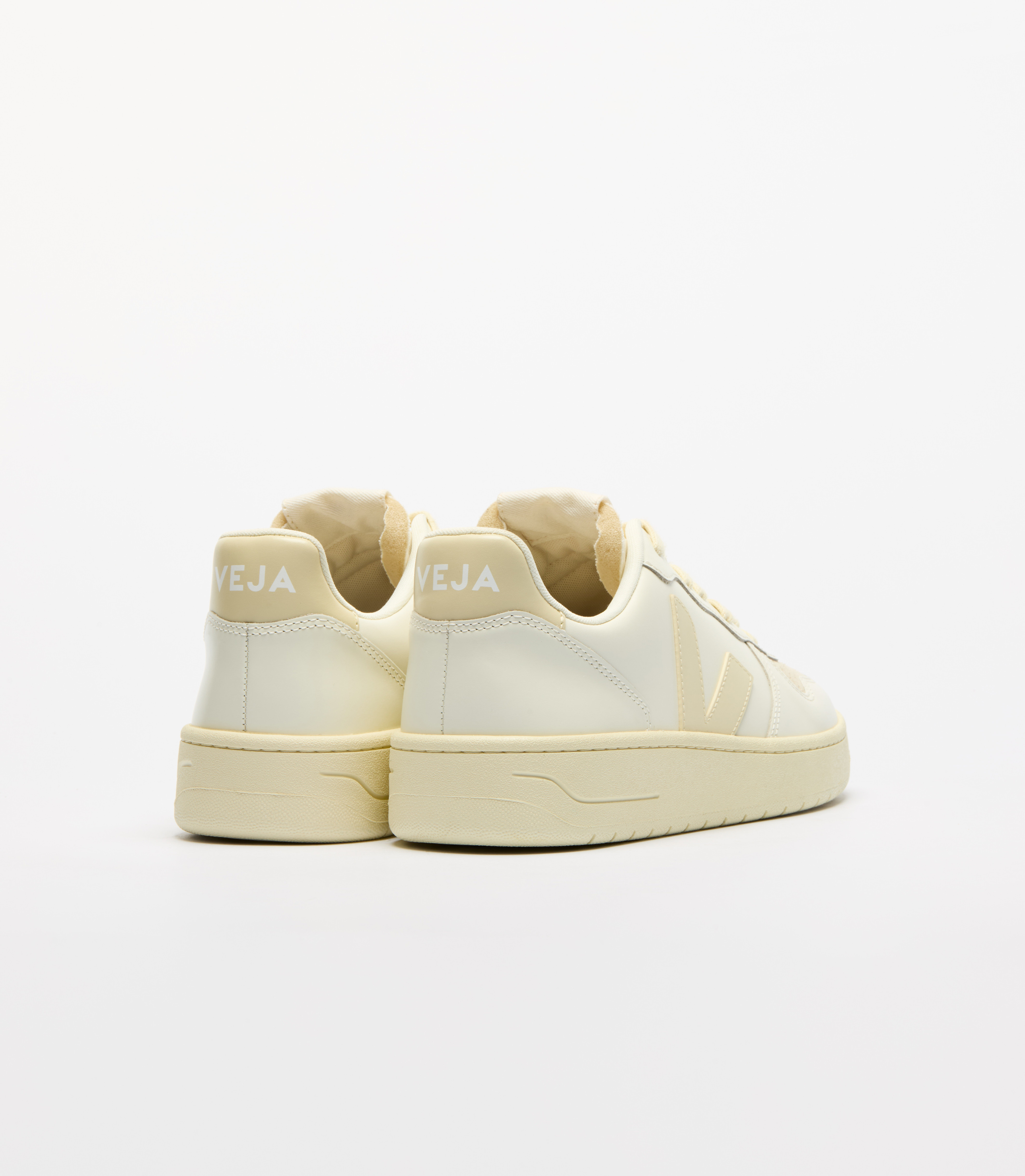 veja-v-10-prime-leather-beige-