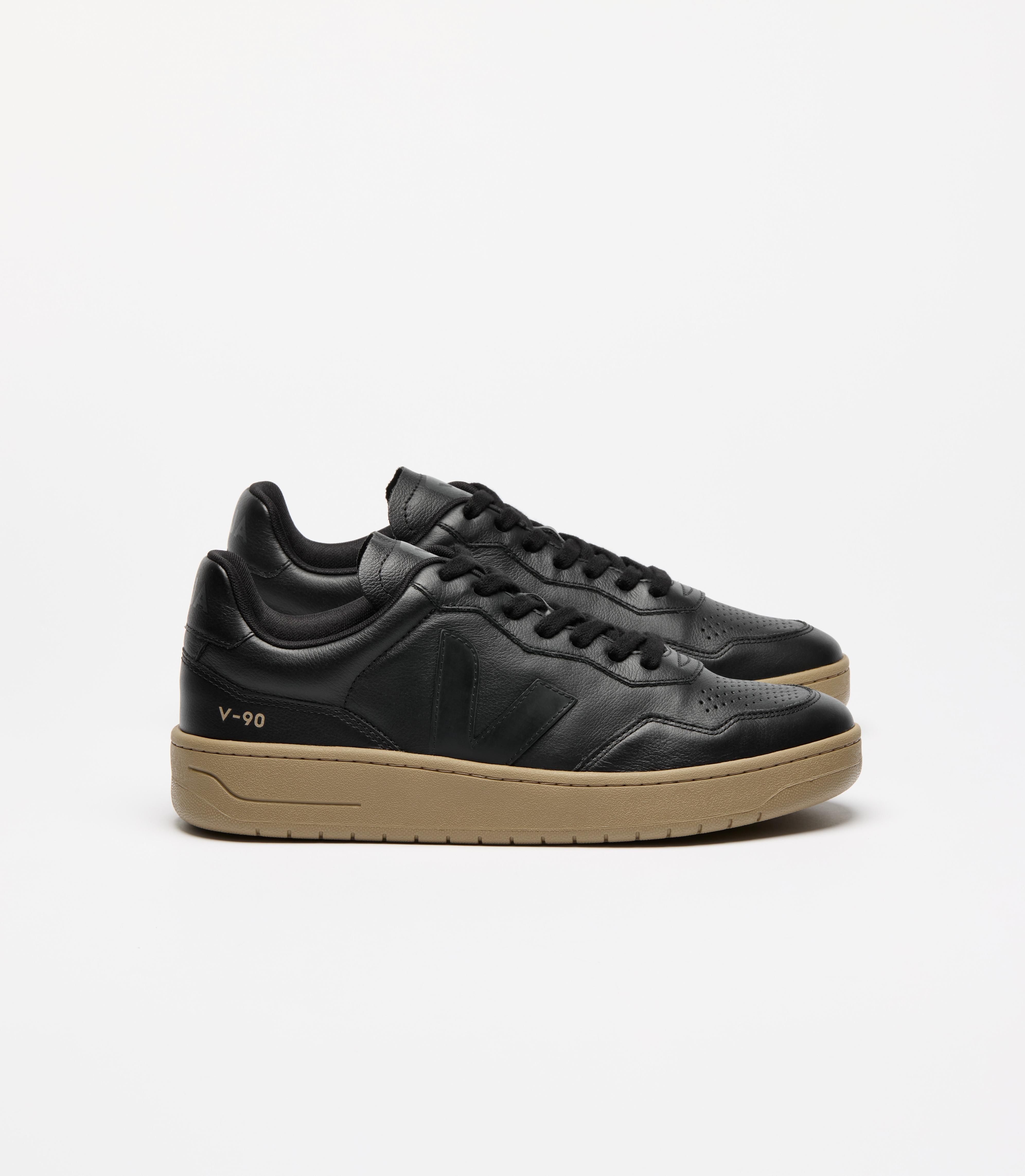 VEJA★V-90 LEATHER★兼用★BEIGE ALMOND BLACK Colletivo Shop | Veja V-90 Leather Beige Almond Black. #veja