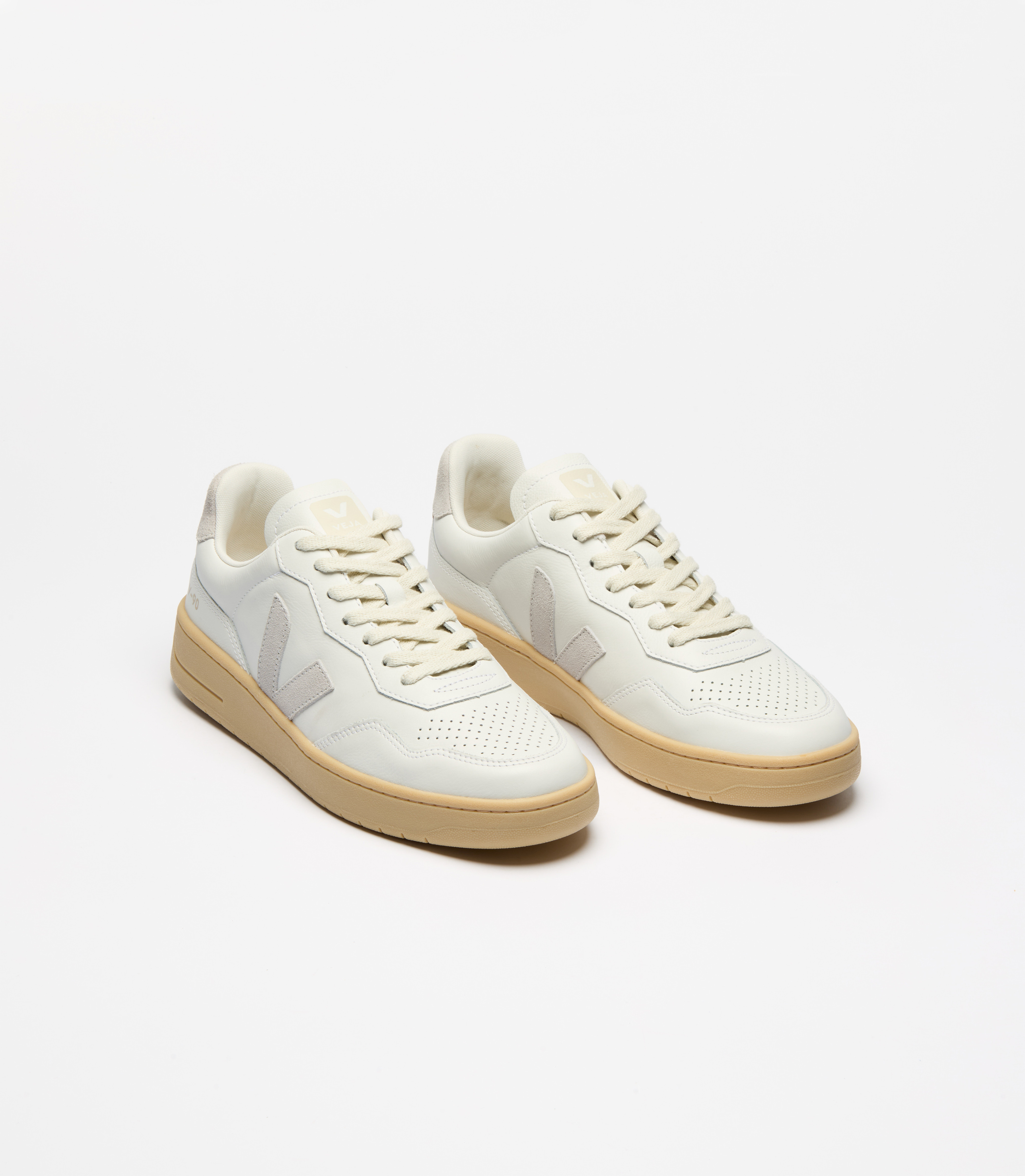 veja-v-90-organic-cotton-white