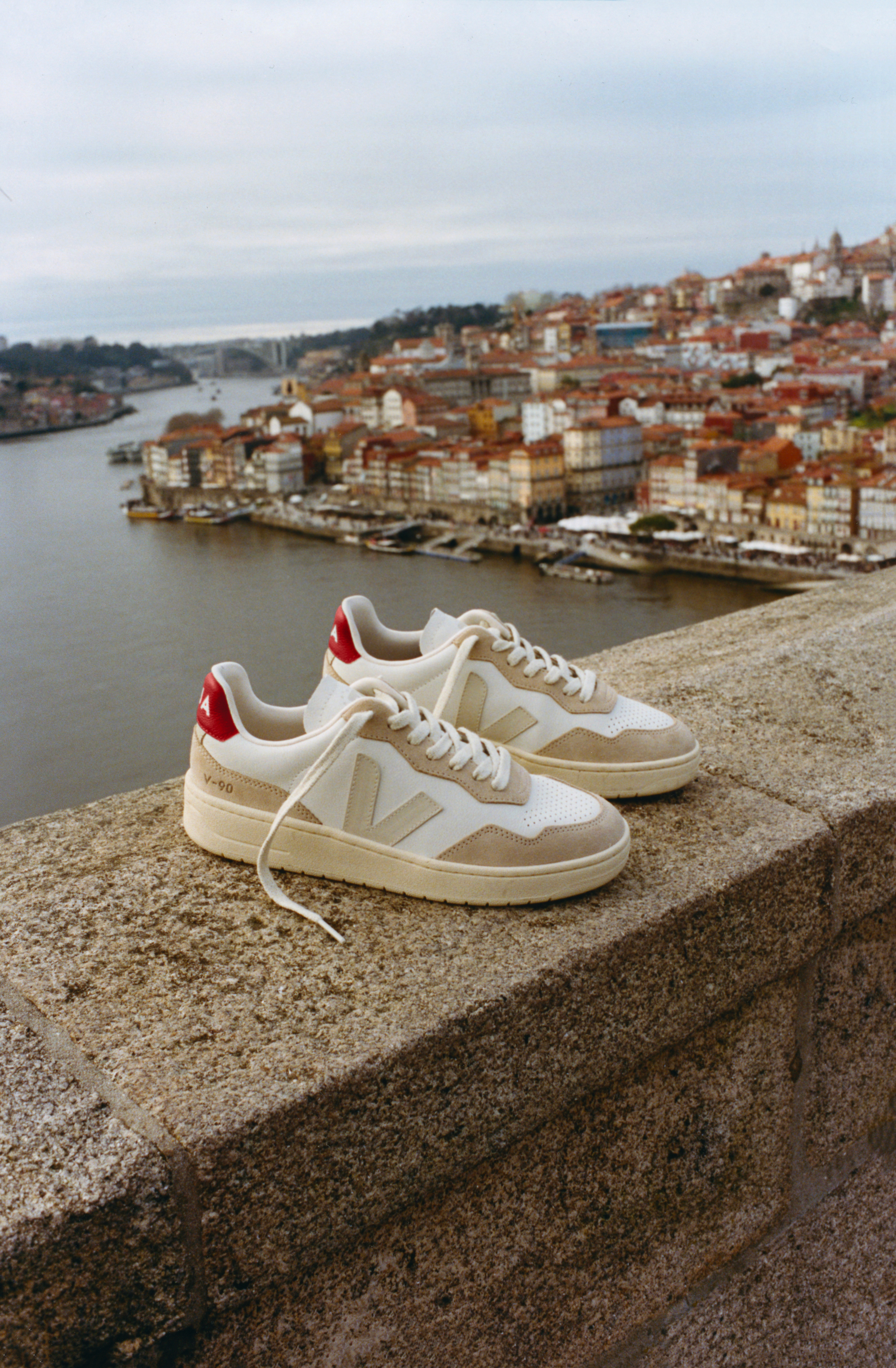 【関税込み】V-90 Sneakers - Veja - Leather - White Pierre V-90 LEATHER WHITE PIERRE PEKIN | VEJA