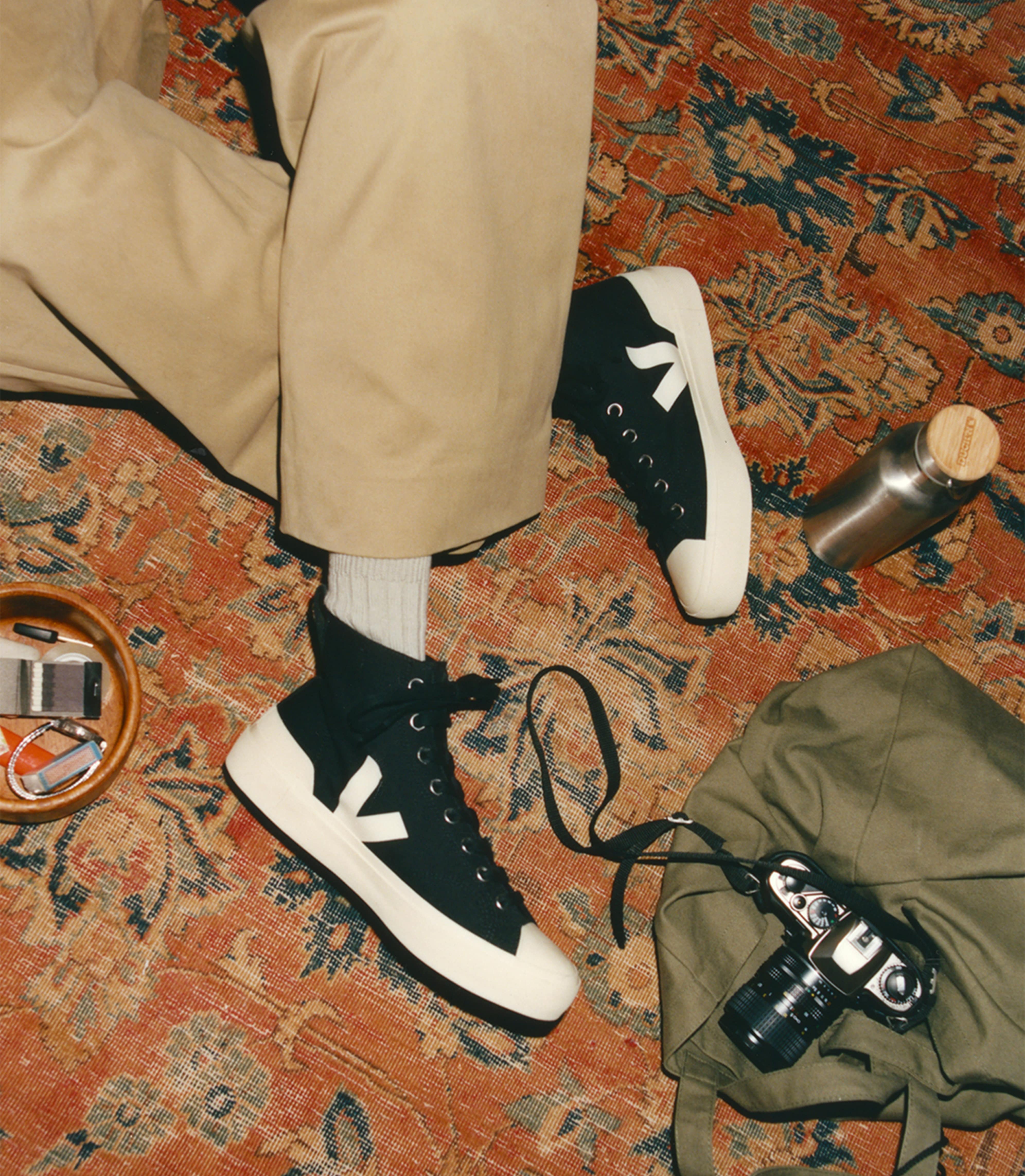 WATA II CANVAS BLACK PIERRE | VEJA
