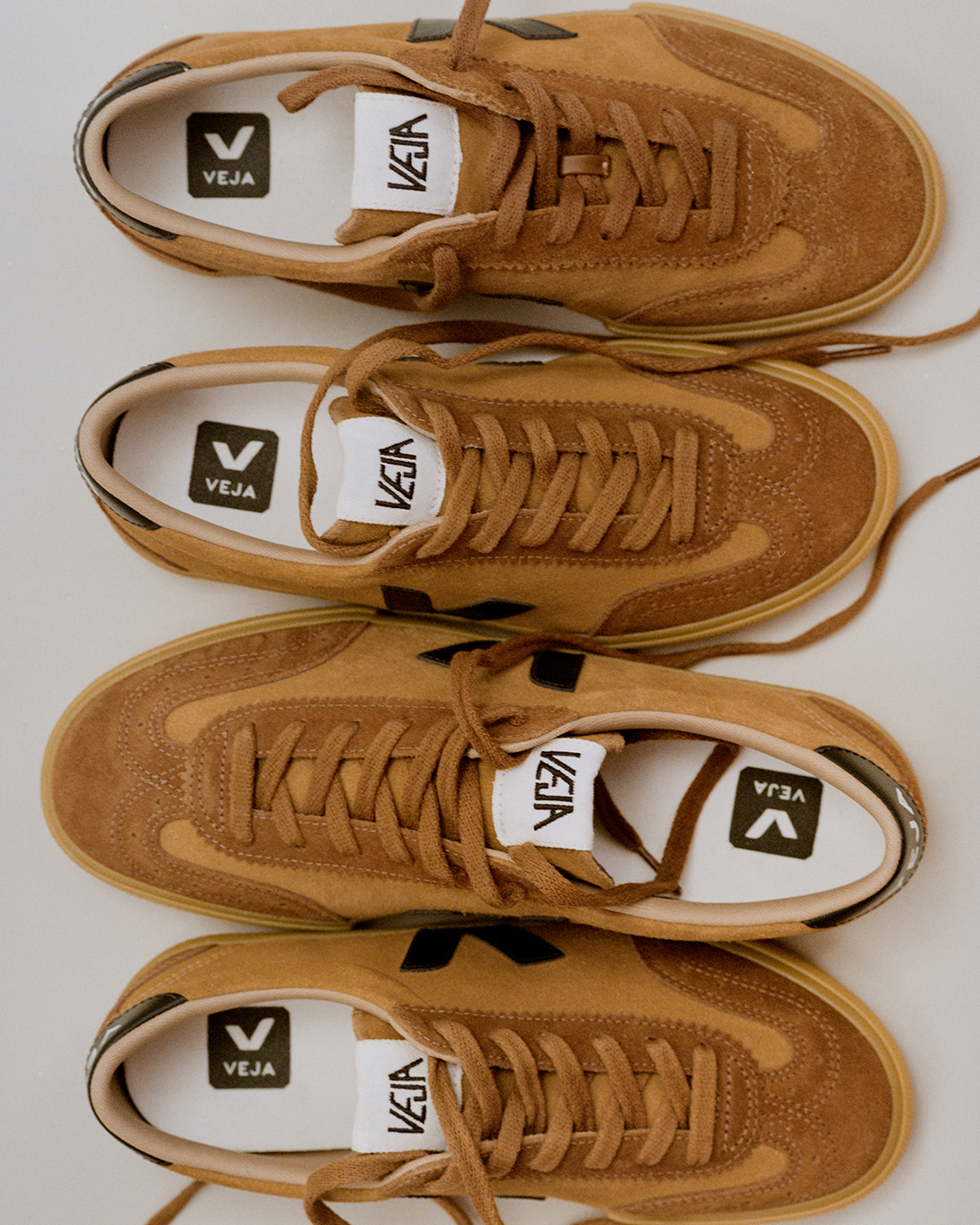 VOLLEY SUEDE CAMEL BLACK | VEJA