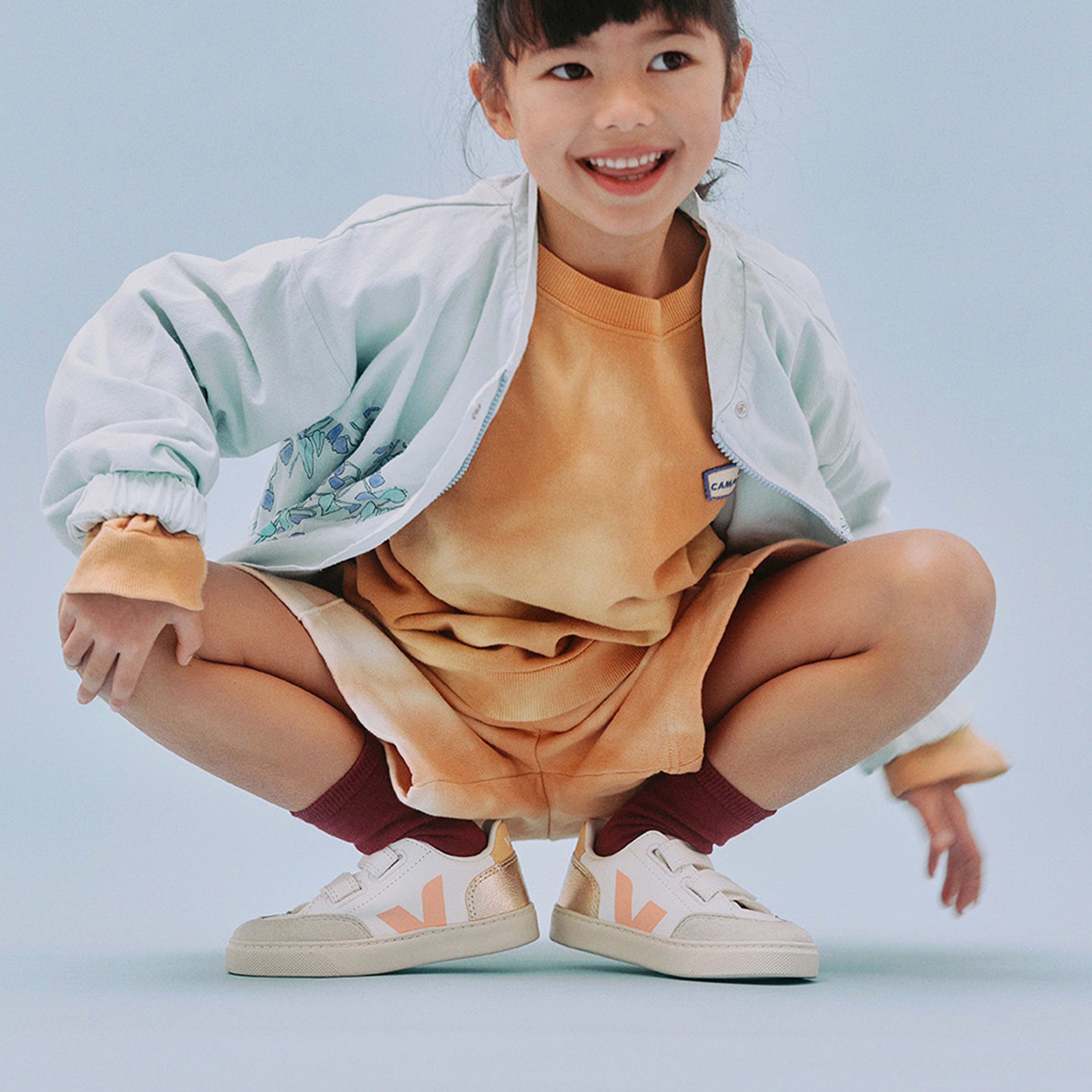 V-12 LEATHER WHITE MULTICO PLATINE | VEJA