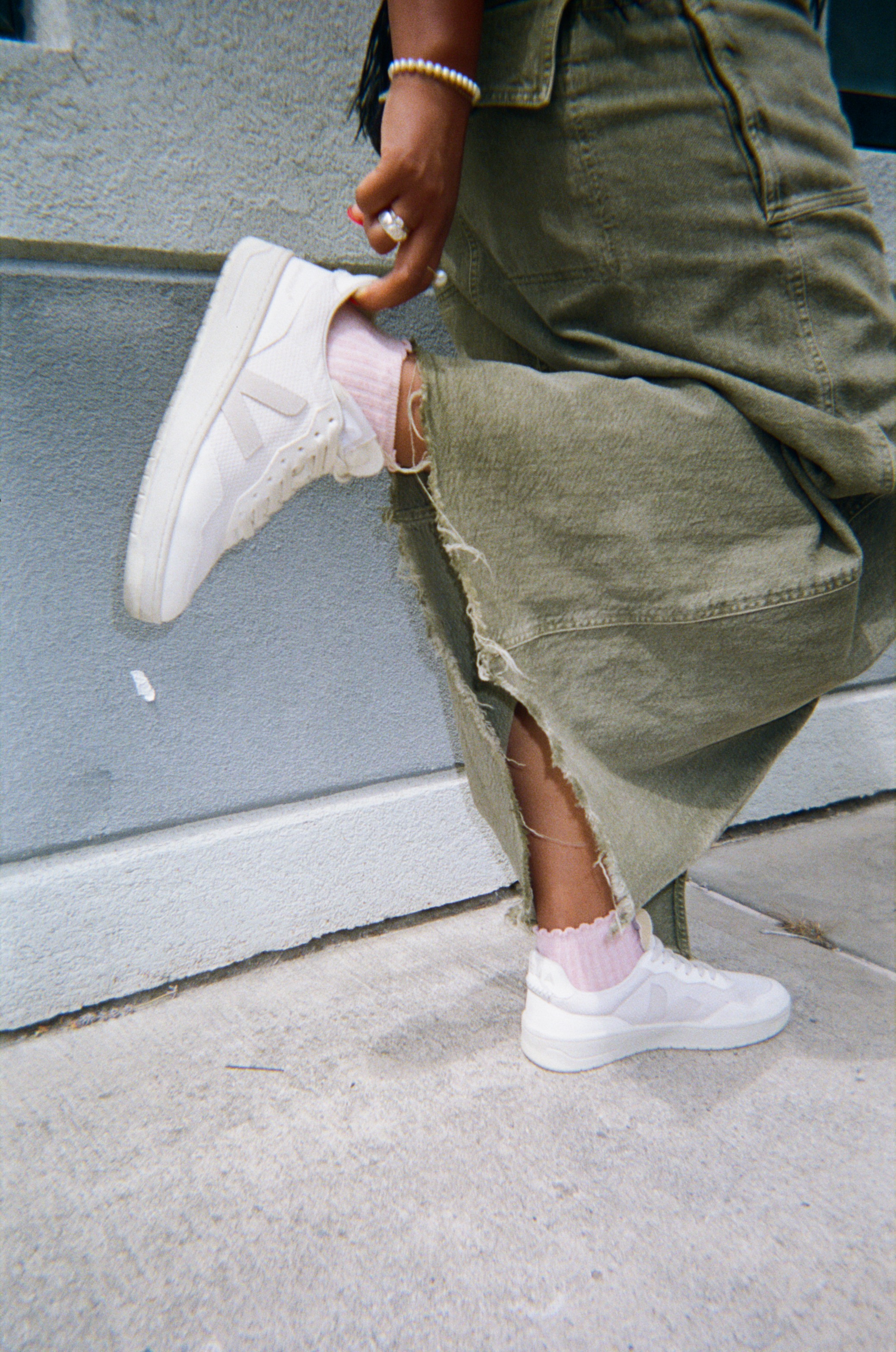 V-90 ALVEOMESH VEJA X ASPHALTGOLD GRAVEL | VEJA