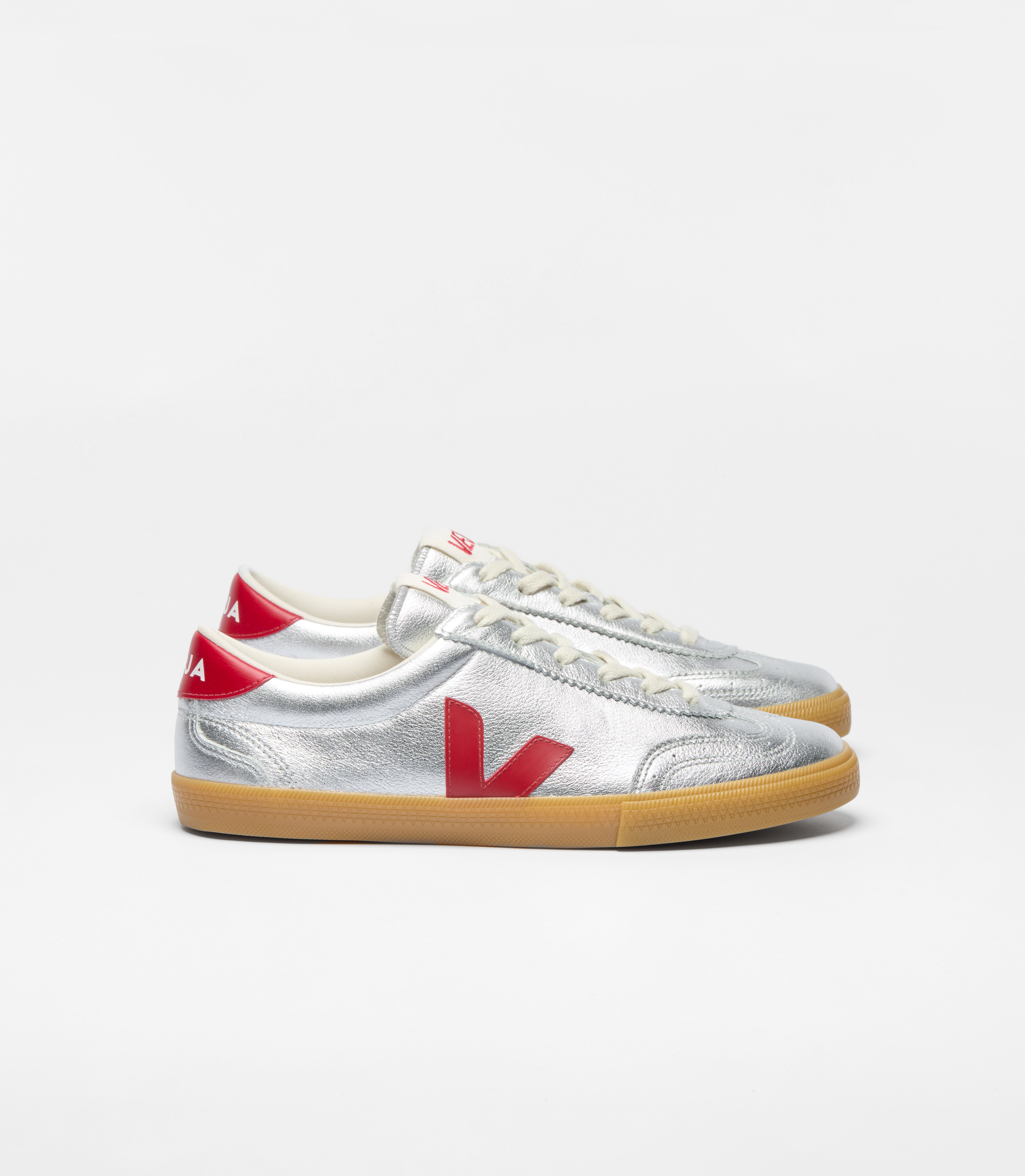 【送料&関税込】Veja Volley O.t Sneakers In Silver Leather Womens Veja Volley Sneakers In Silver | Soletrader