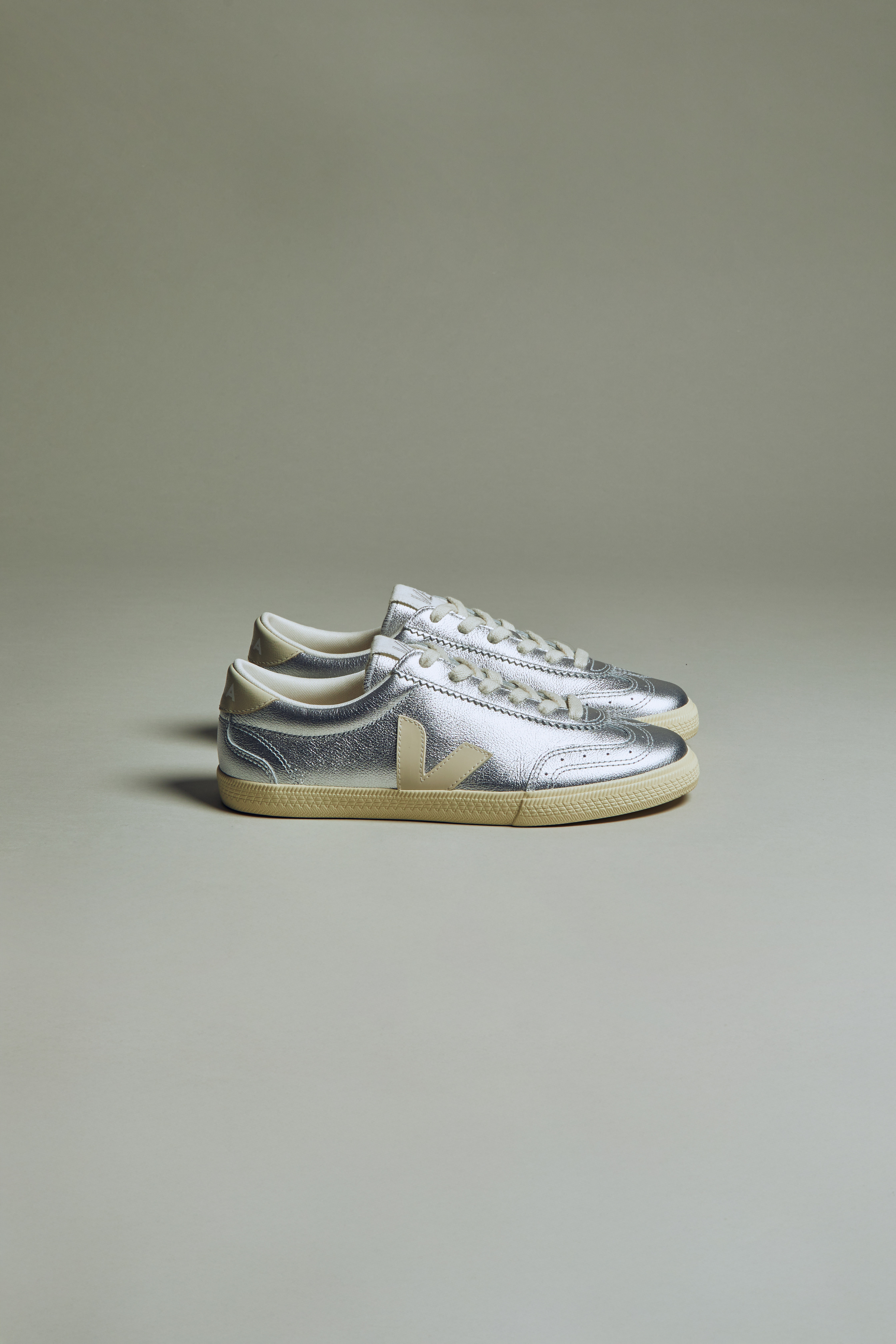 VOLLEY LEATHER SILVER PIERRE | VEJA