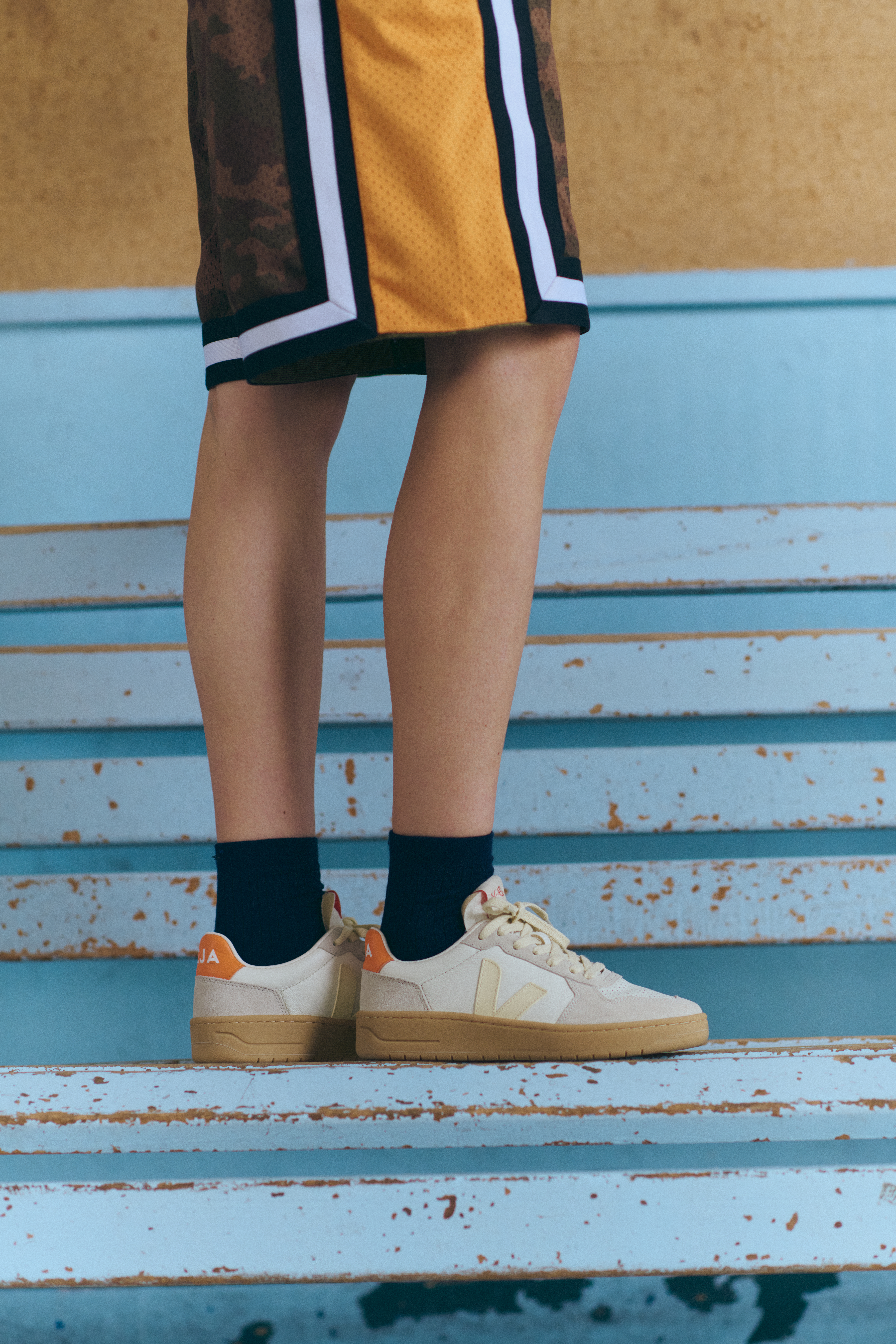 V-82 LEATHER PURE CALCAIRE FURY | VEJA