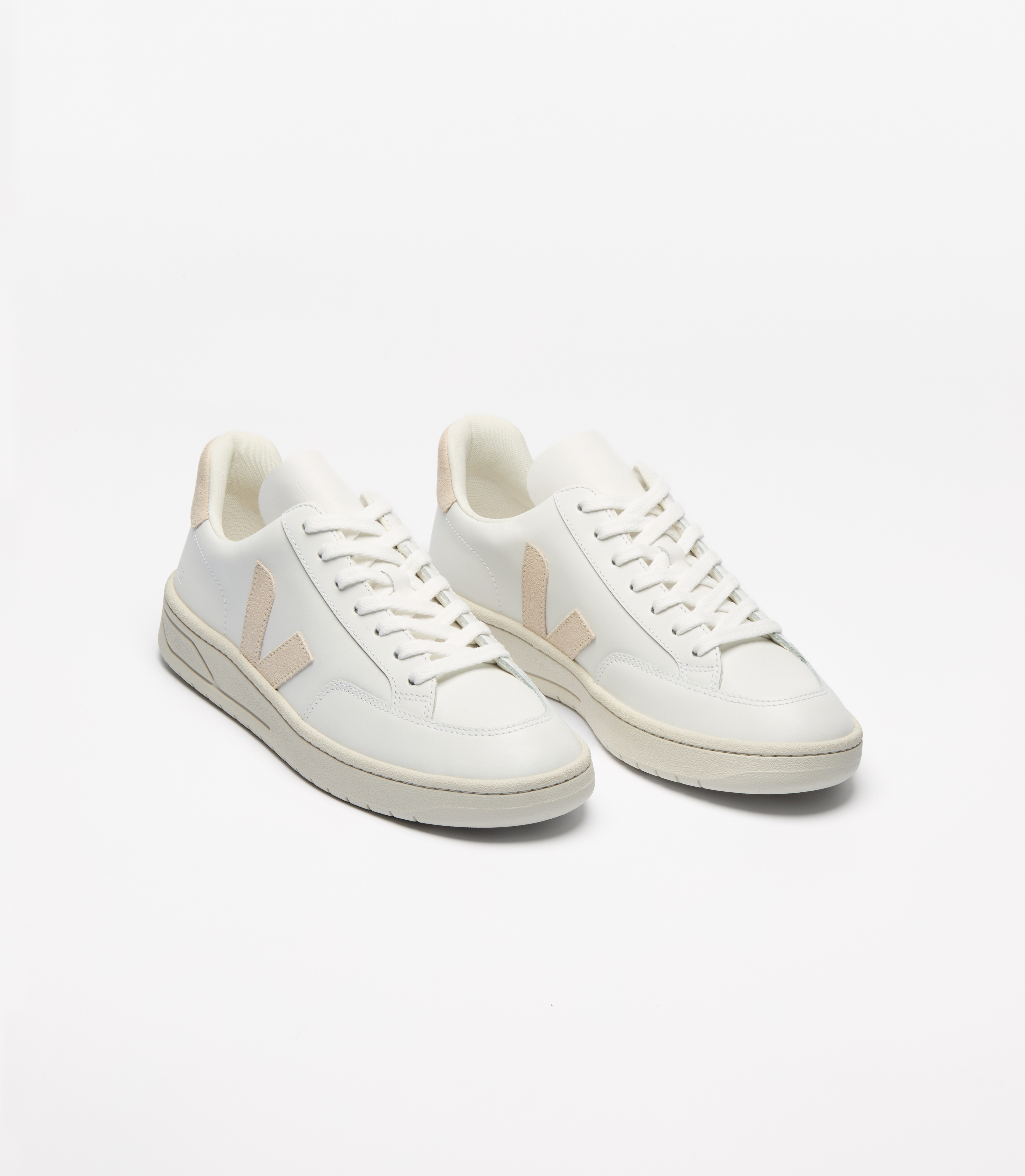 veja-sneakers-v-12-leather-