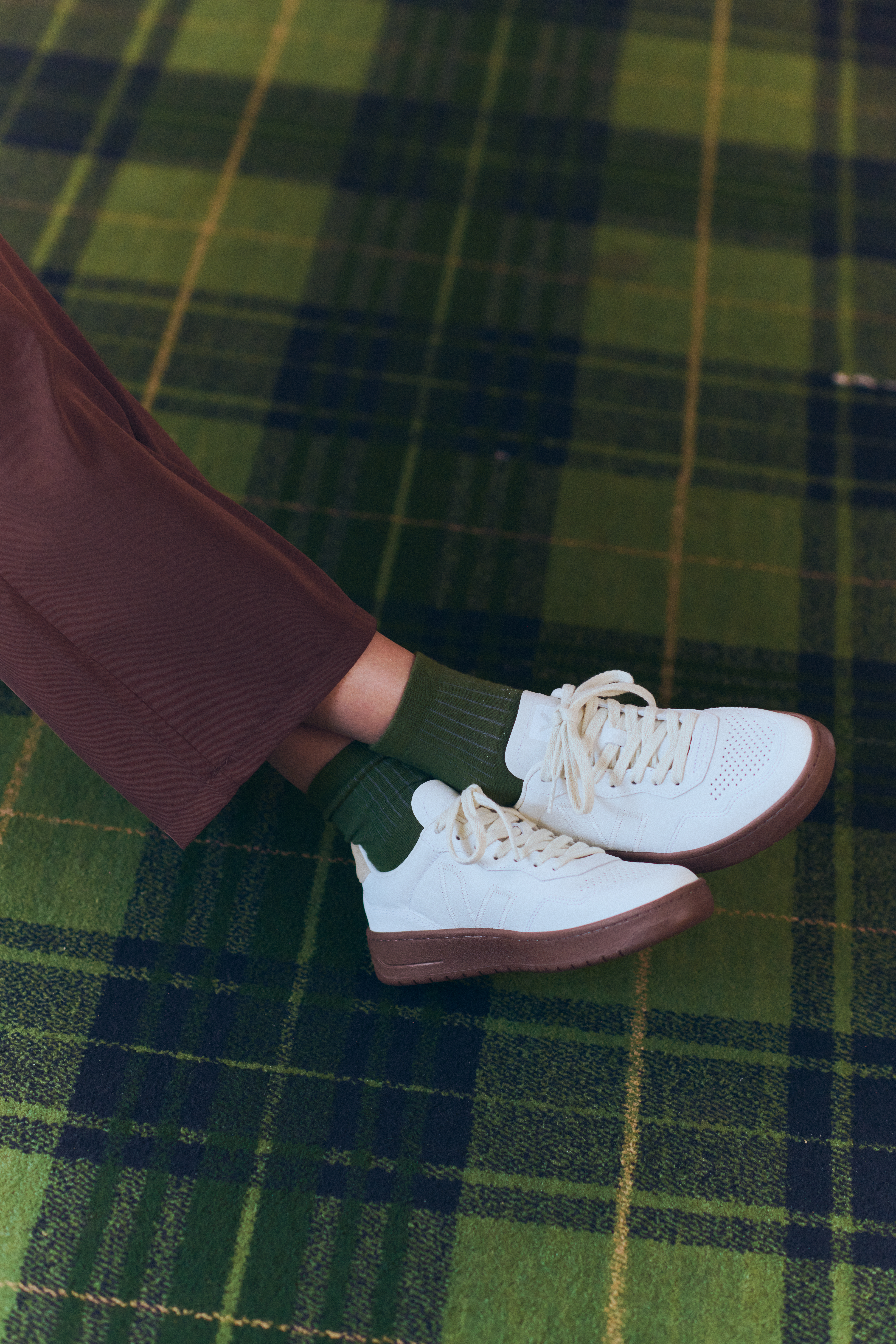 VEJA★V-90 LEATHER★兼用★WHITE PIERRE ALMOND V-90 LEATHER WHITE PIERRE ALMOND | VEJA