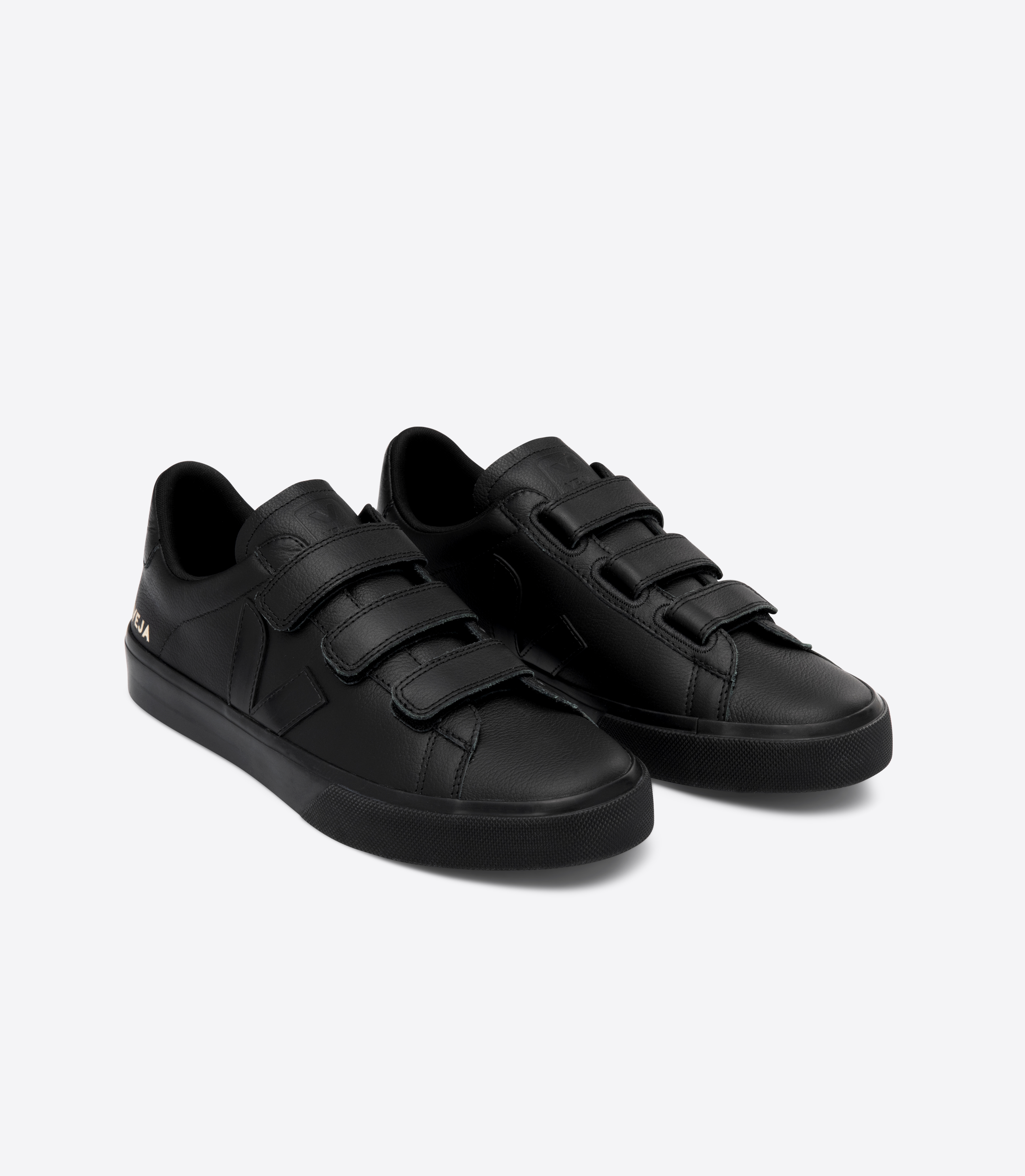 VEJA｜SNEAKERS (Recife Logo - Full Black (RC05-02955)) Veja leather sneakers Recife Logo black color RC0502955 at