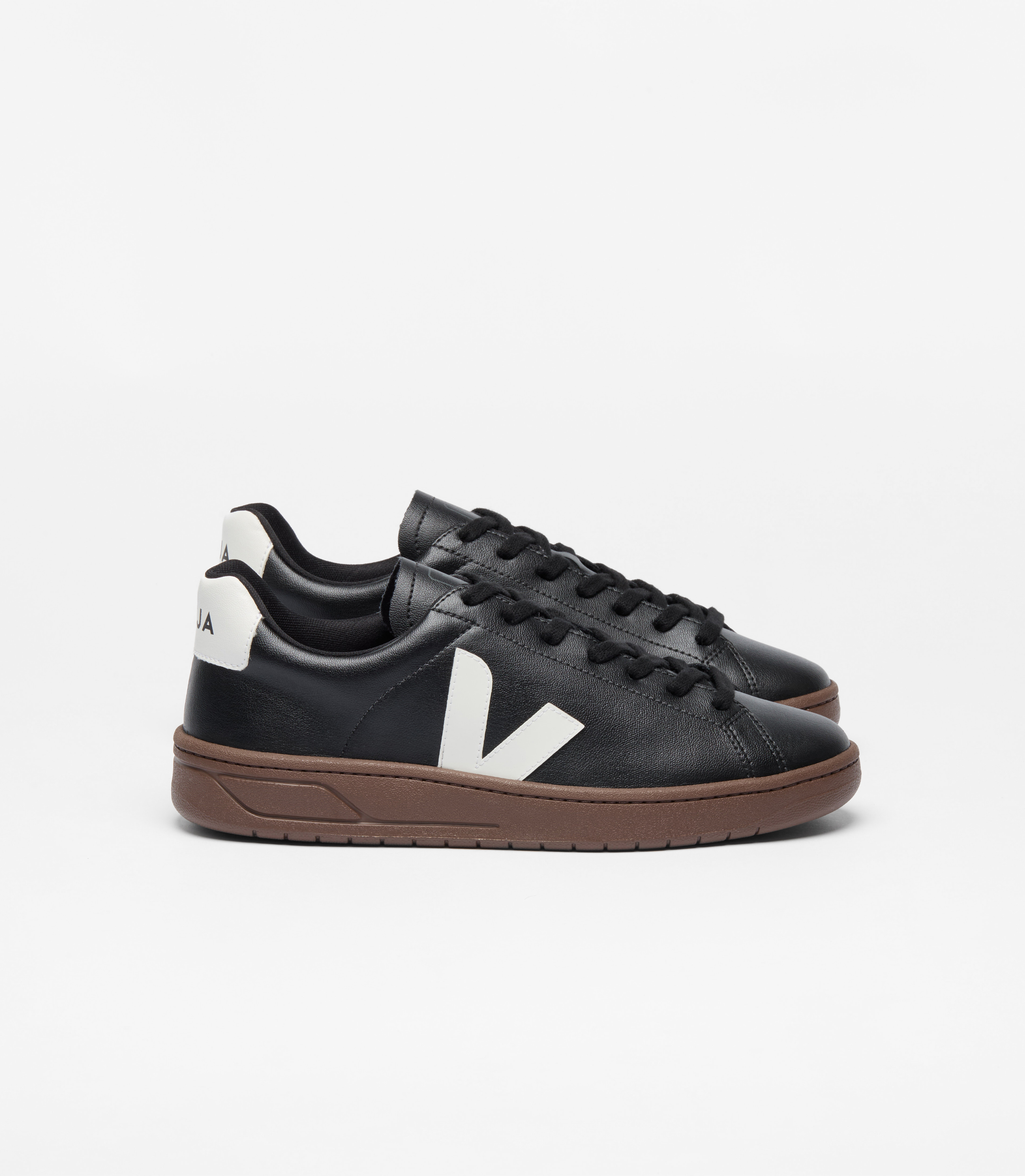 veja-sneakers-urca-vegan-black