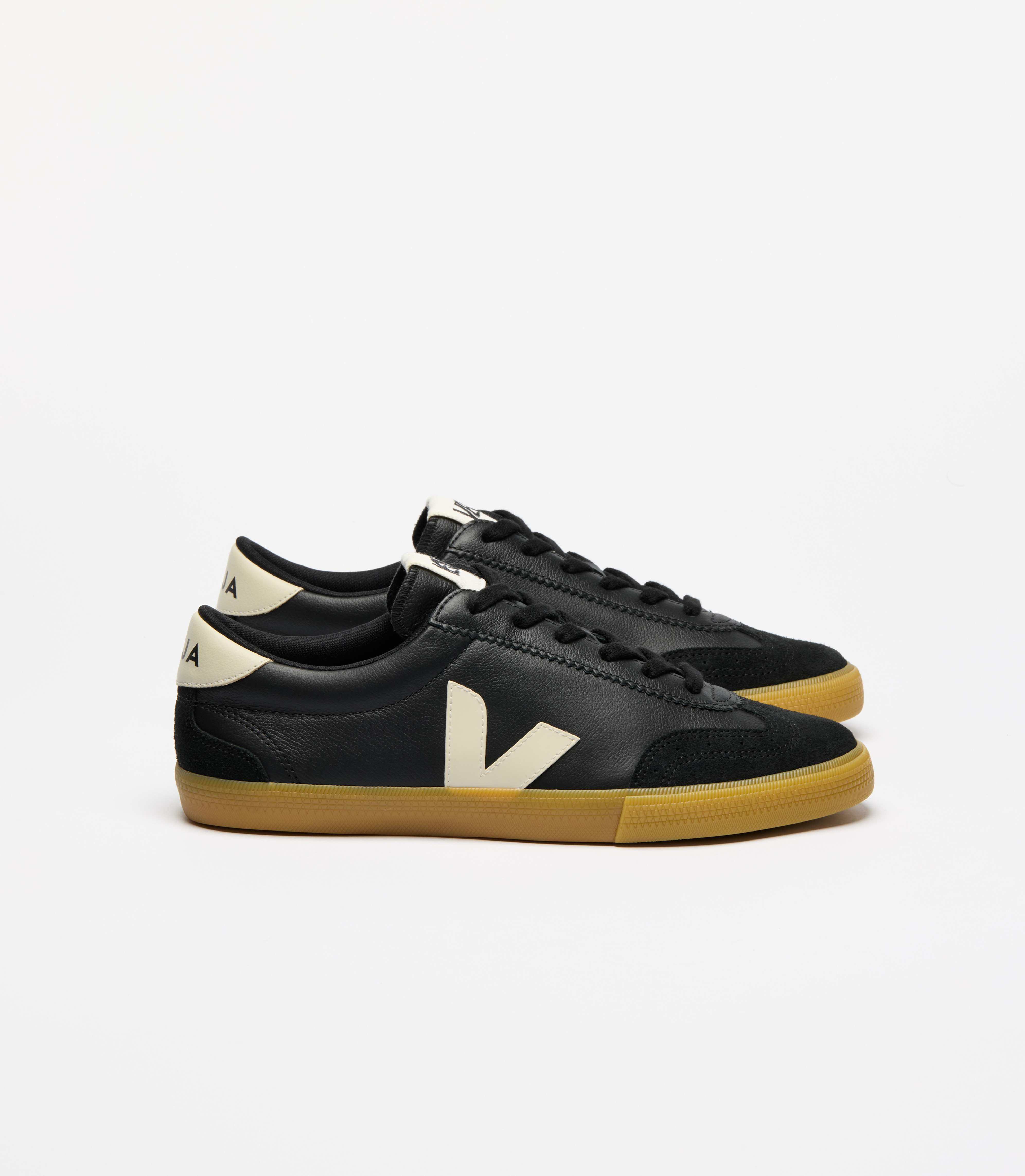 【関税込み】Volley Sneakers - Veja - Leather - Black VOLLEY LEATHER BLACK PIERRE | VEJA