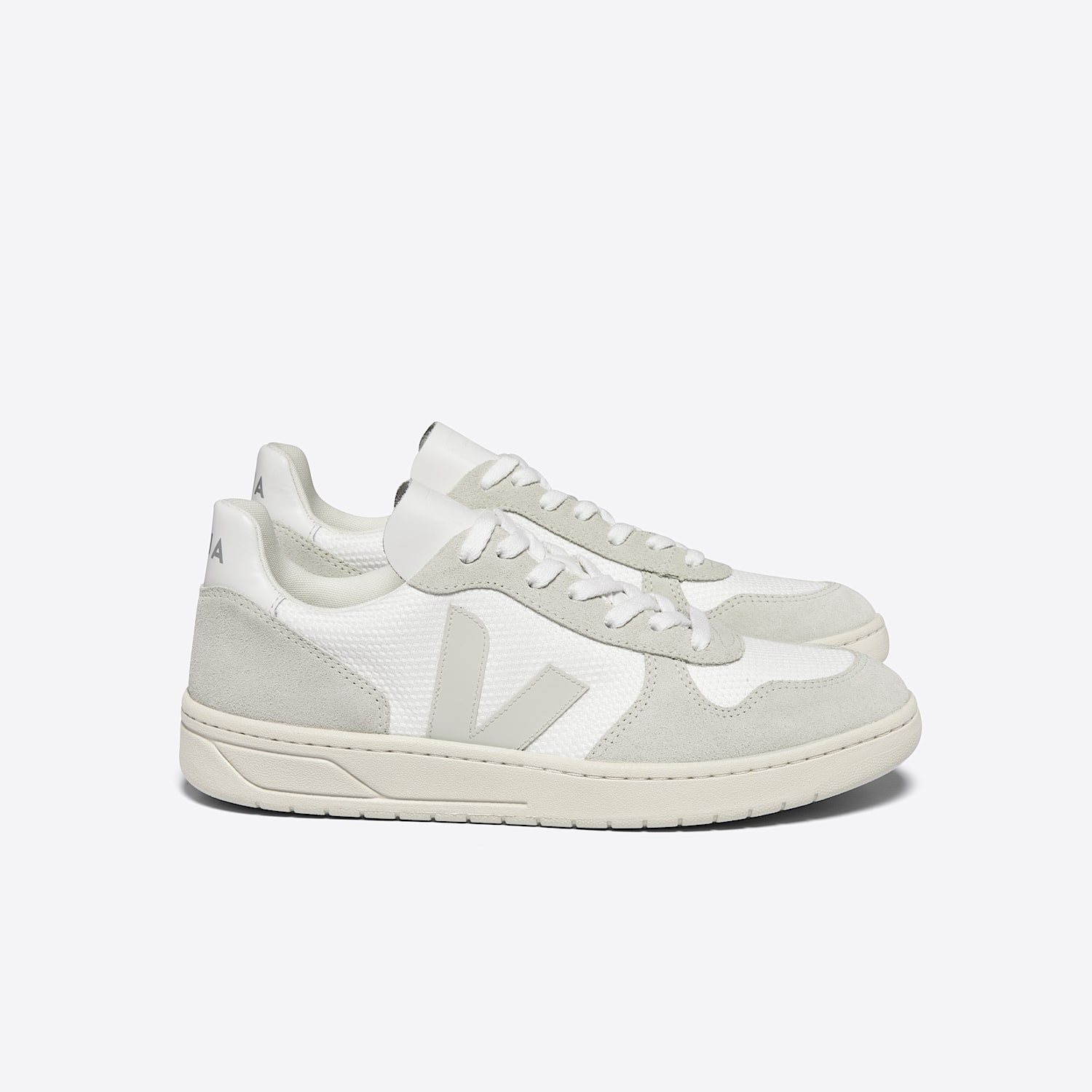 veja V-10 B-MESH WHITE NATURAL PIERRE