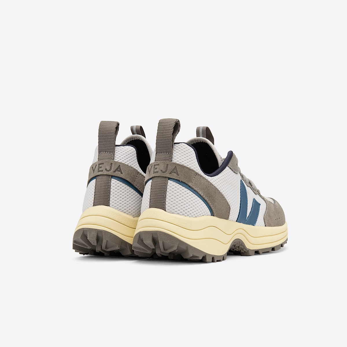 veja sneakers venturi reciclado cinzento VT0102620 Back view