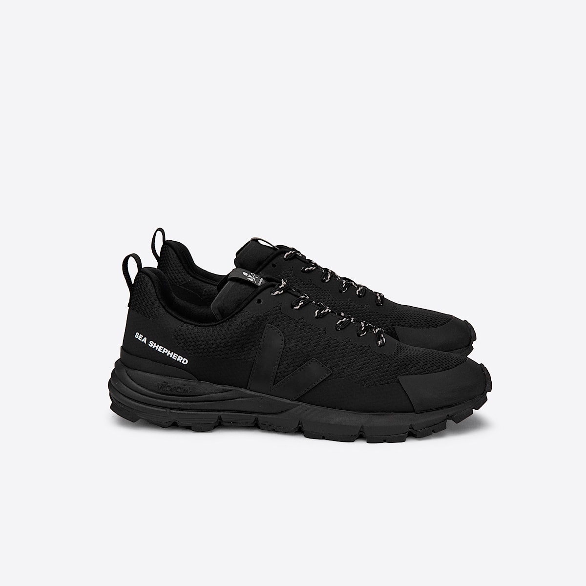 veja sneakers dekkan recycled black DC0102864 Lateral view