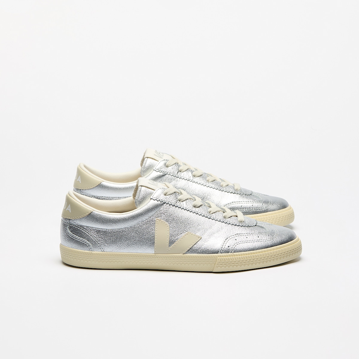veja baskets volley cuir-biologique argenté VO2020749 Lateral view