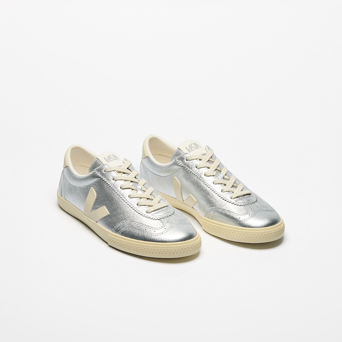 veja baskets volley cuir-biologique argenté VO2020749 Top view