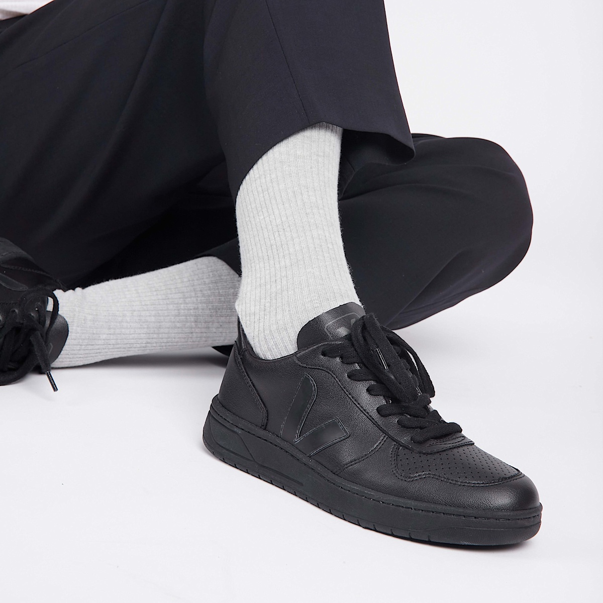 veja sneakers v-10 leather black VX0702562