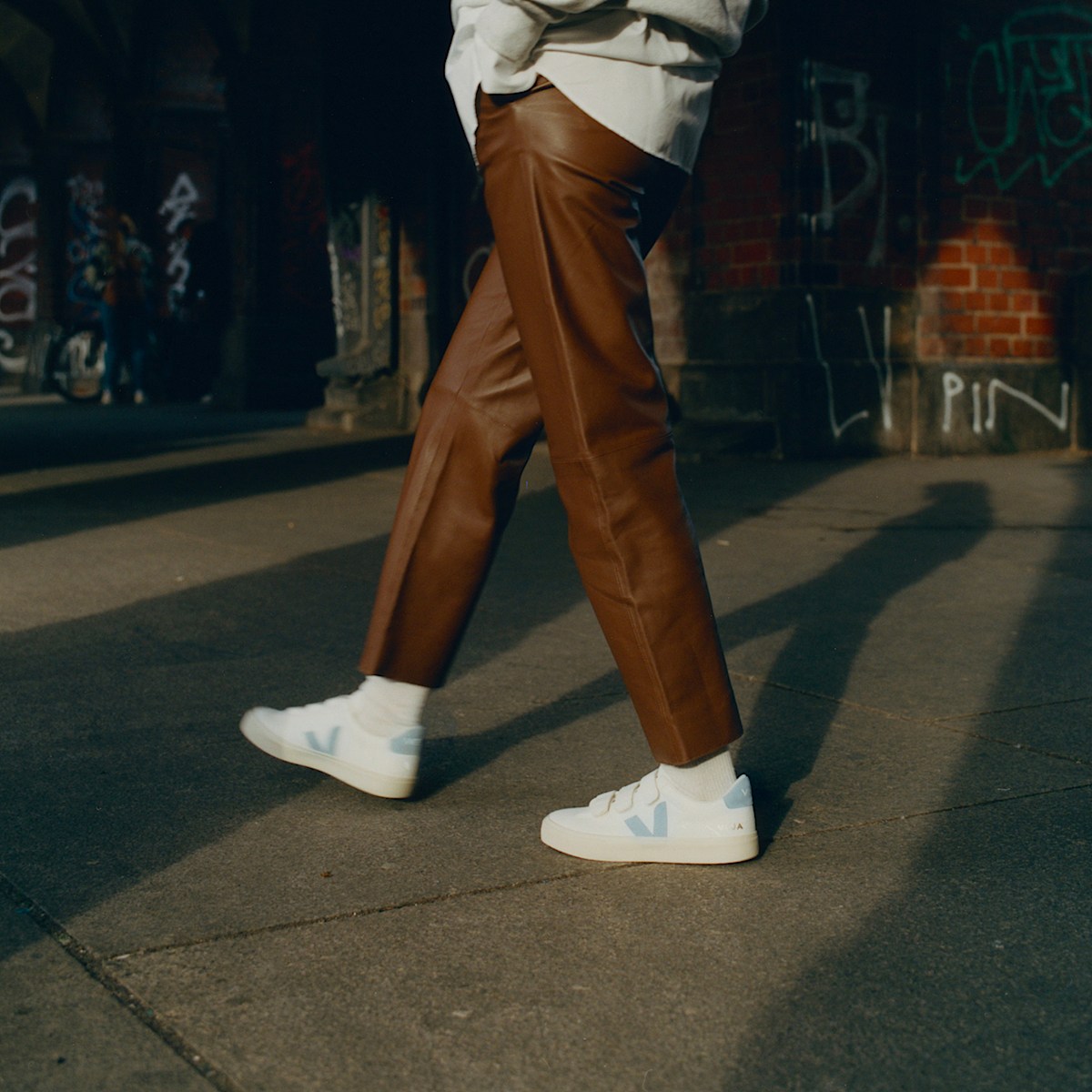 veja sneakers recife-logo leather white RC0502946