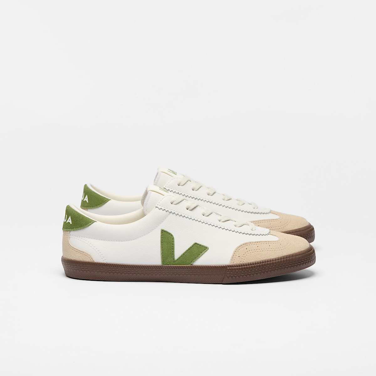 veja sneakers volley pelle-biologica bianco VO2020875 Lateral view