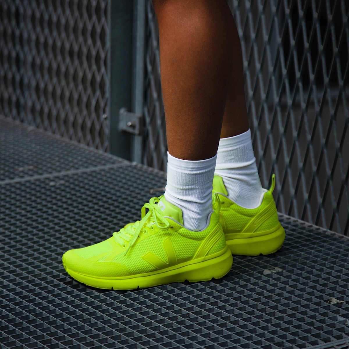スニーカー VEJA Men Sneakers Yellow CL1803392 JAUNE CONDOR 2 ALVEOMESH FULL JAUNE FLUO | VEJA