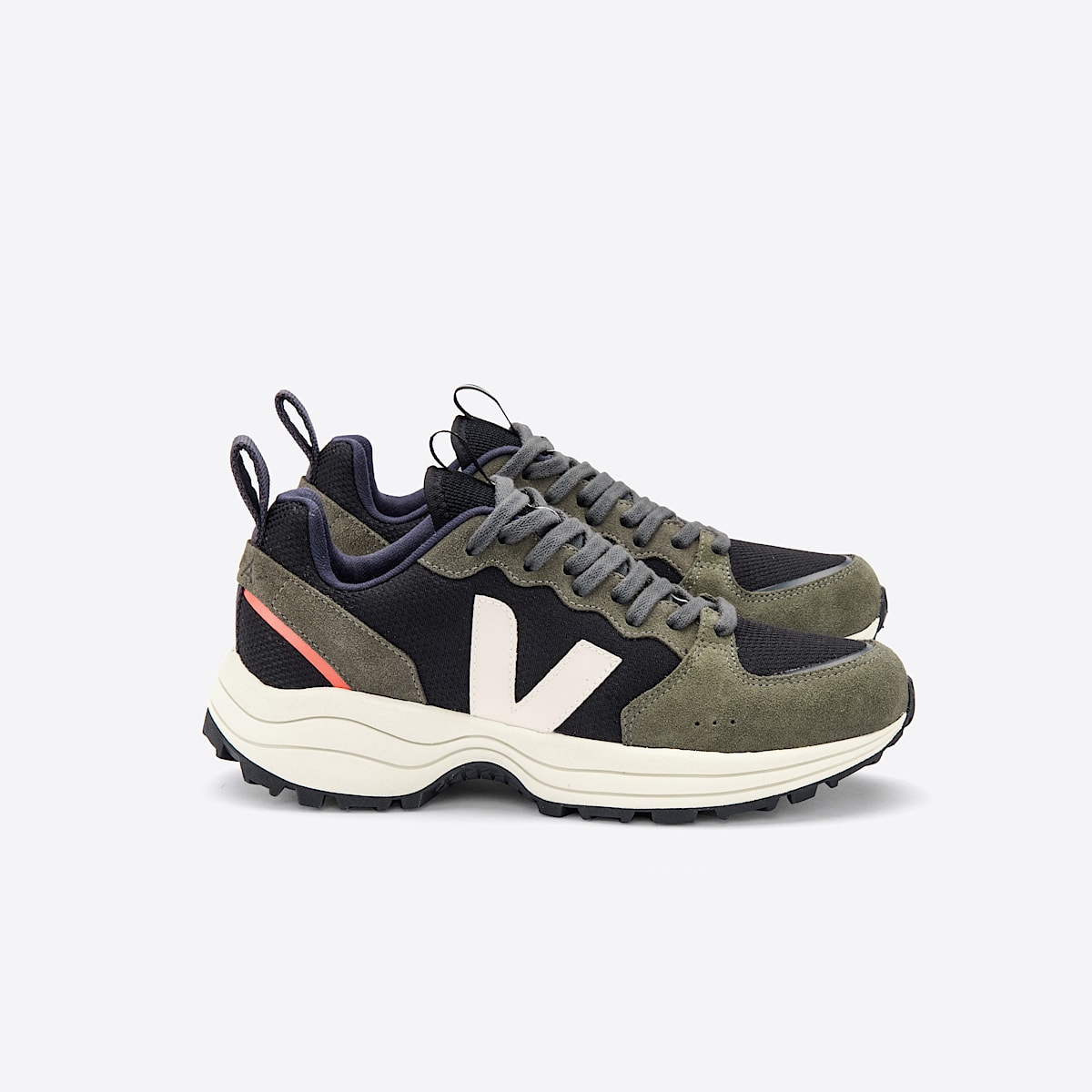 veja sneakers venturi recycelte schwarz VT0102115 Lateral view