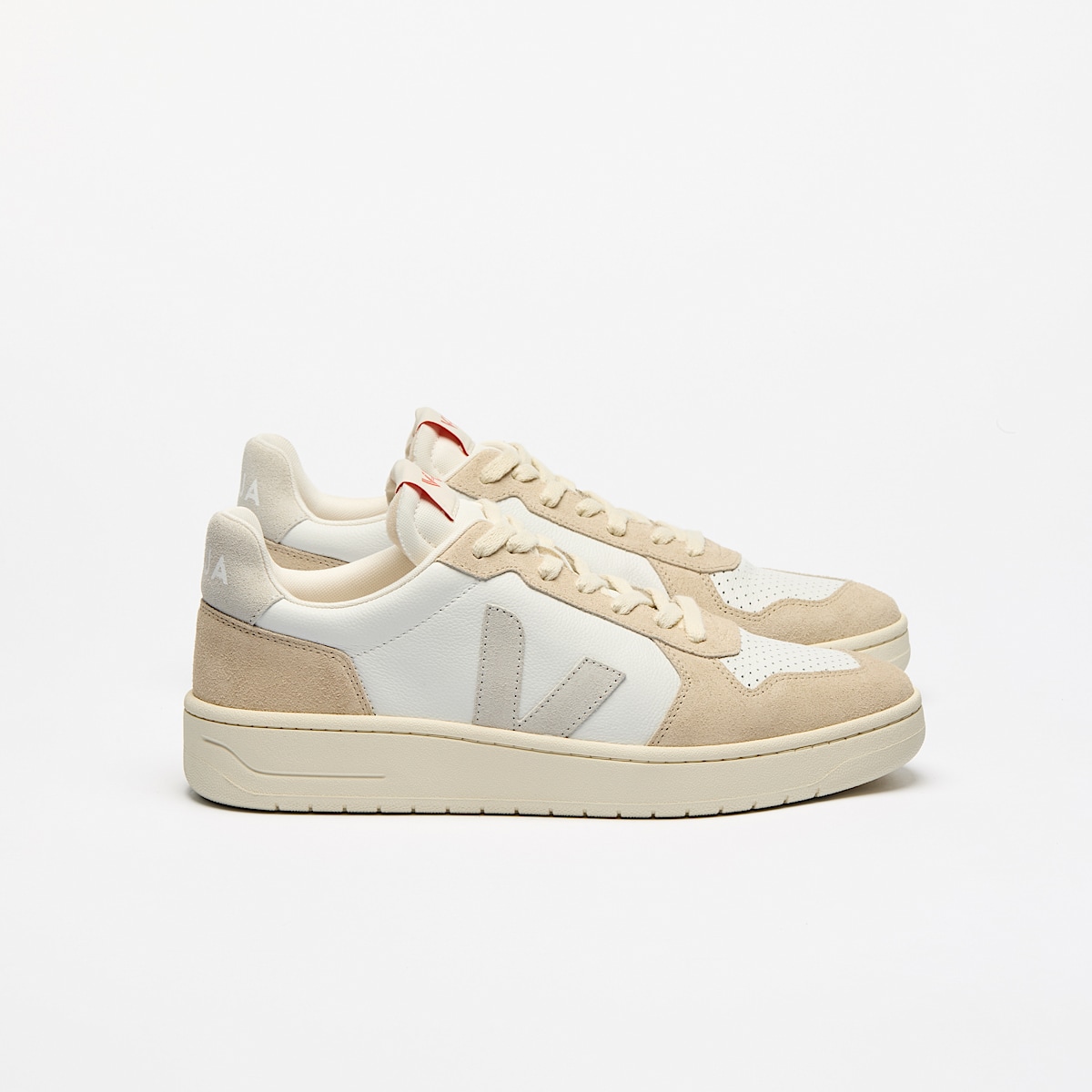 スニーカー VEJA \"V-82\" LEATHER SNEAKER V-82 LEATHER PURE CALCAIRE BLACK | VEJA