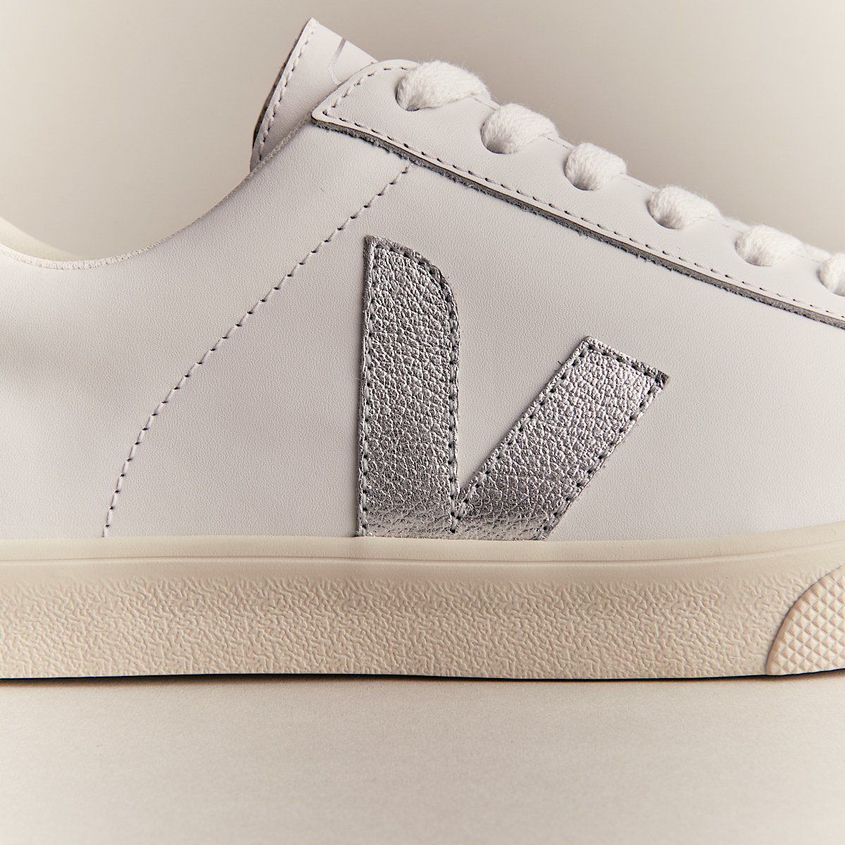 【送料&関税込】Veja esplar White Sneakers With Contrasting ESPLAR LEATHER WHITE | VEJA