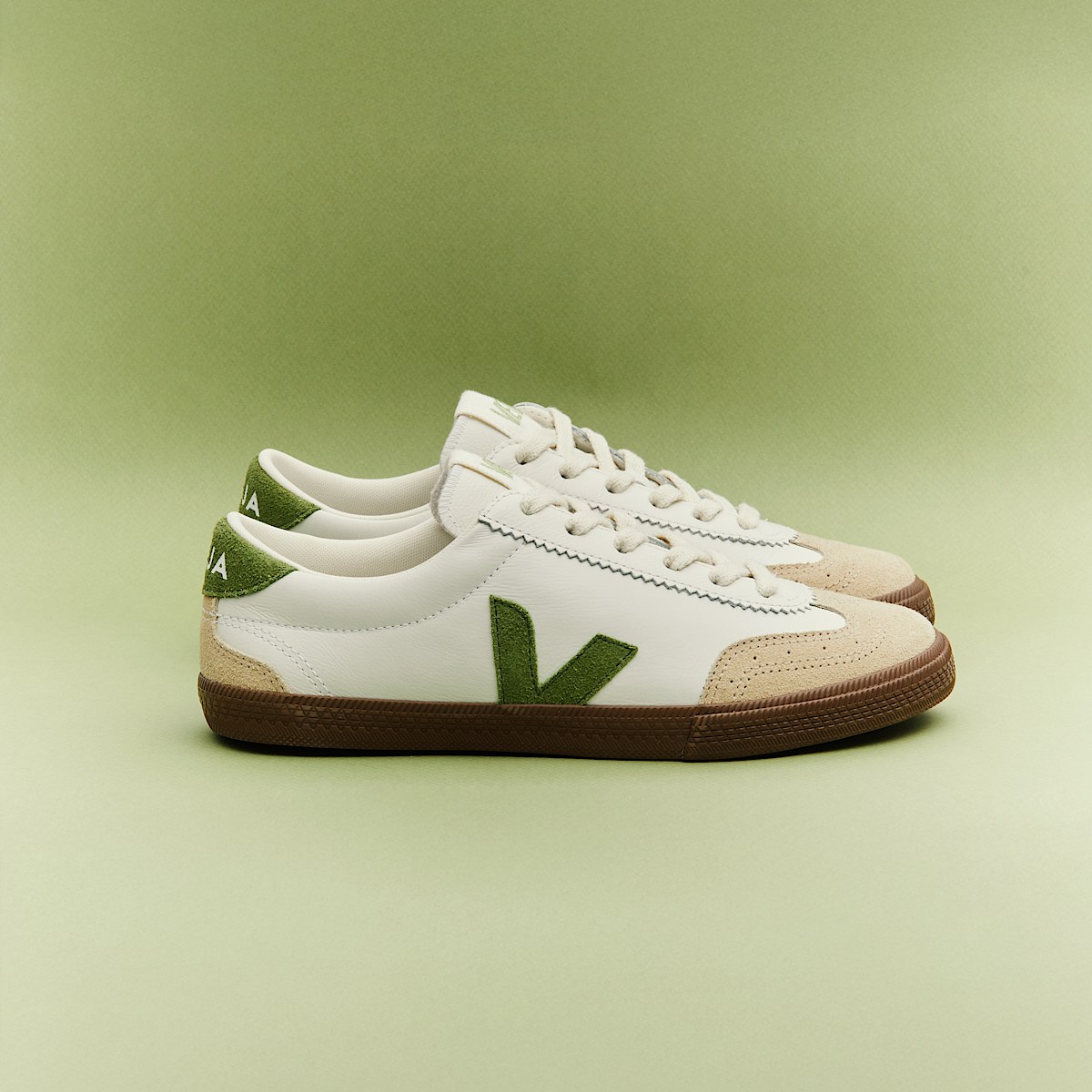 veja sneakers volley pelle-biologica bianco VO2020875