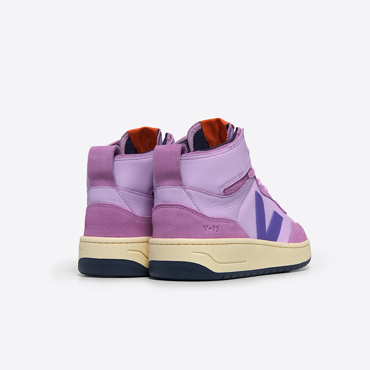 veja baskets v-95 cuir violet QZ2003685 Back view