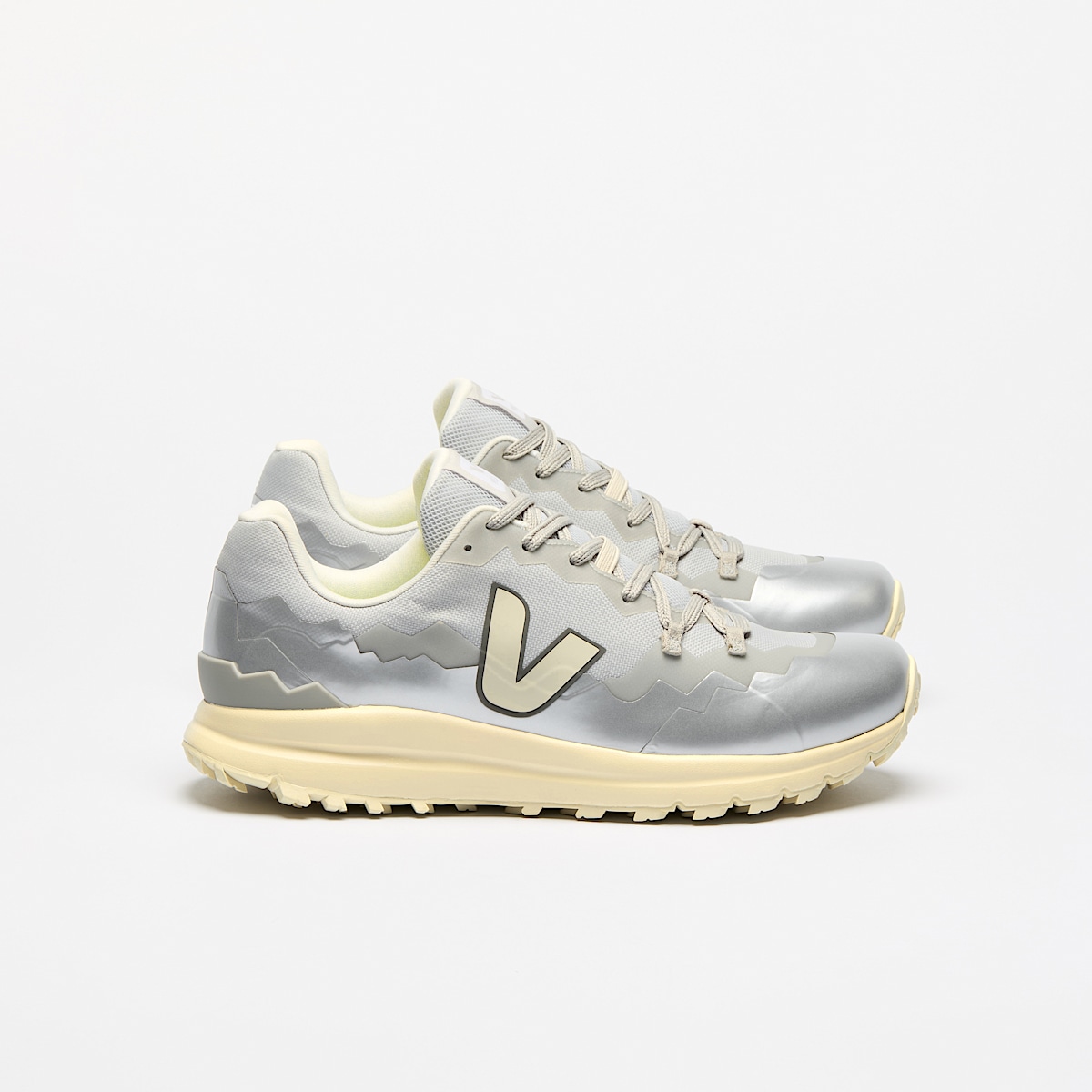 veja sneakers fitz-roy-light recycled silver FT2320588 Lateral view