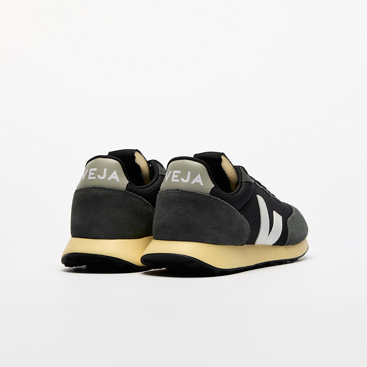 veja baskets rio-branco-ii recyclé noir RO1803870 Back view