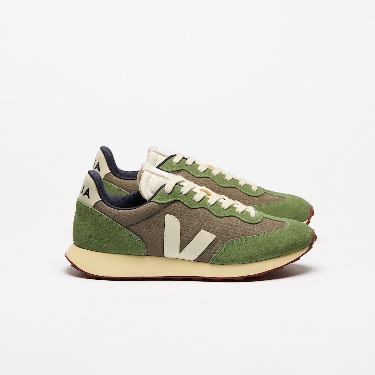 veja sneakers rio-branco-ii ripstop green RO1920755 Lateral view