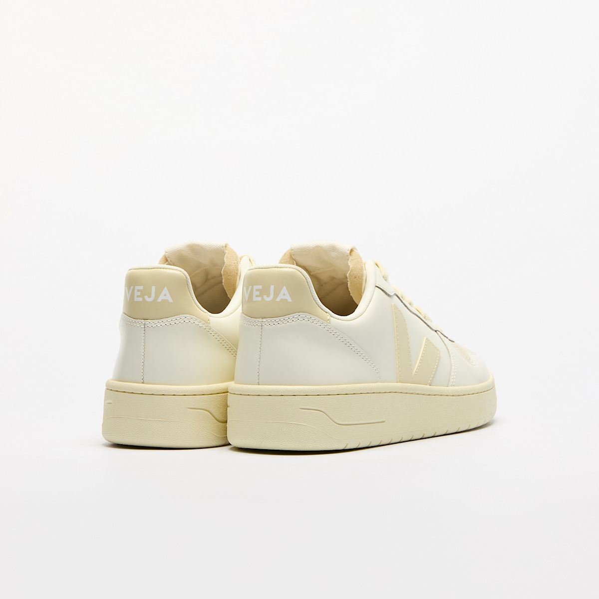 veja baskets v-10-prime cuir beige VI0220498 Back view