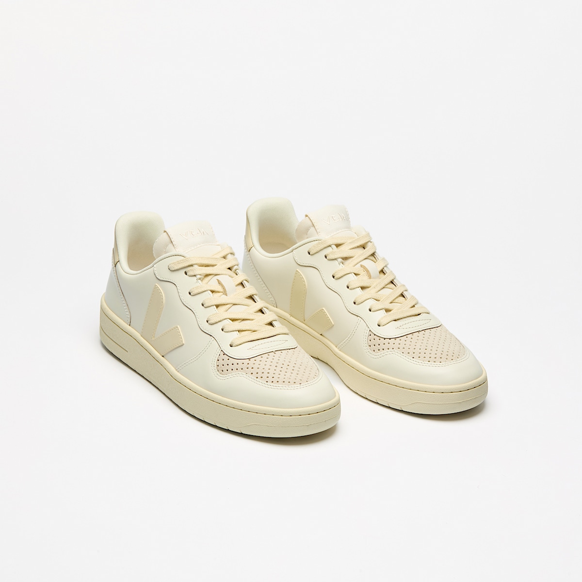 veja v-10-prime cuir beige VI0220498B500