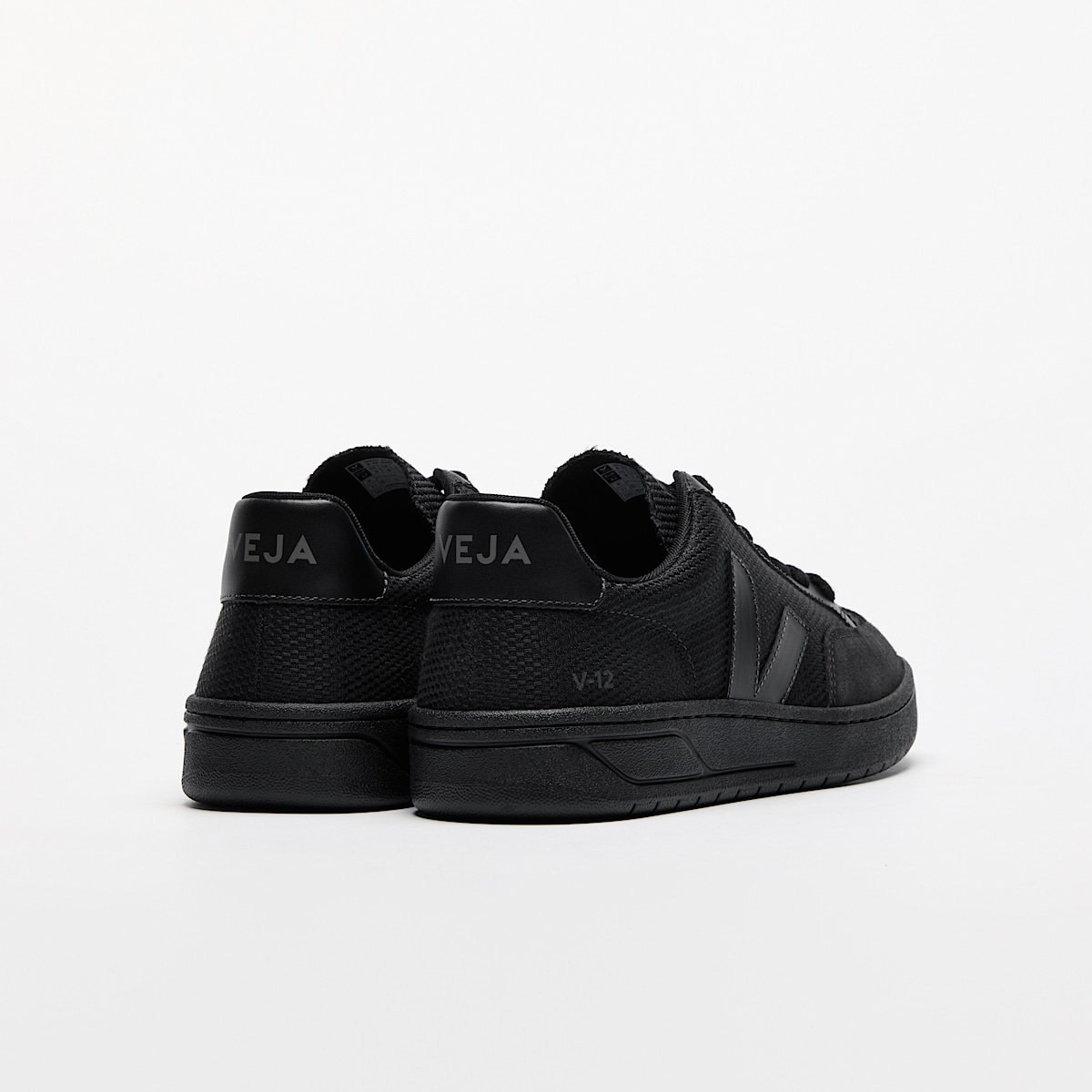 veja sneakers v-12 recycled black XD1720599 Back view