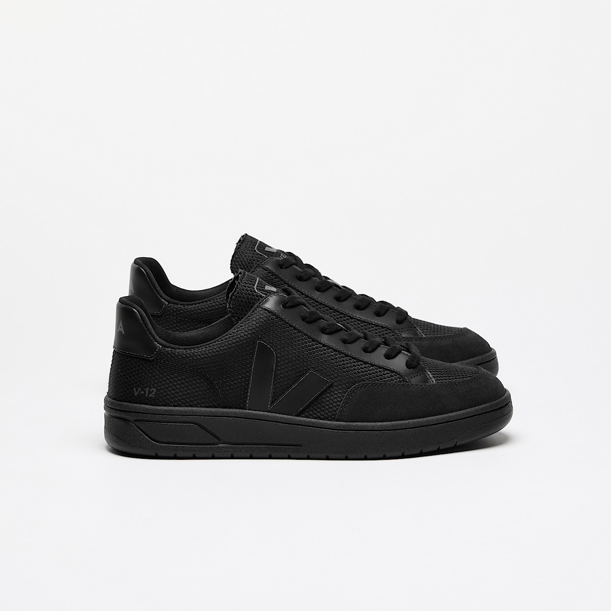 veja sneakers v-12 recycled black XD1720599 Lateral view