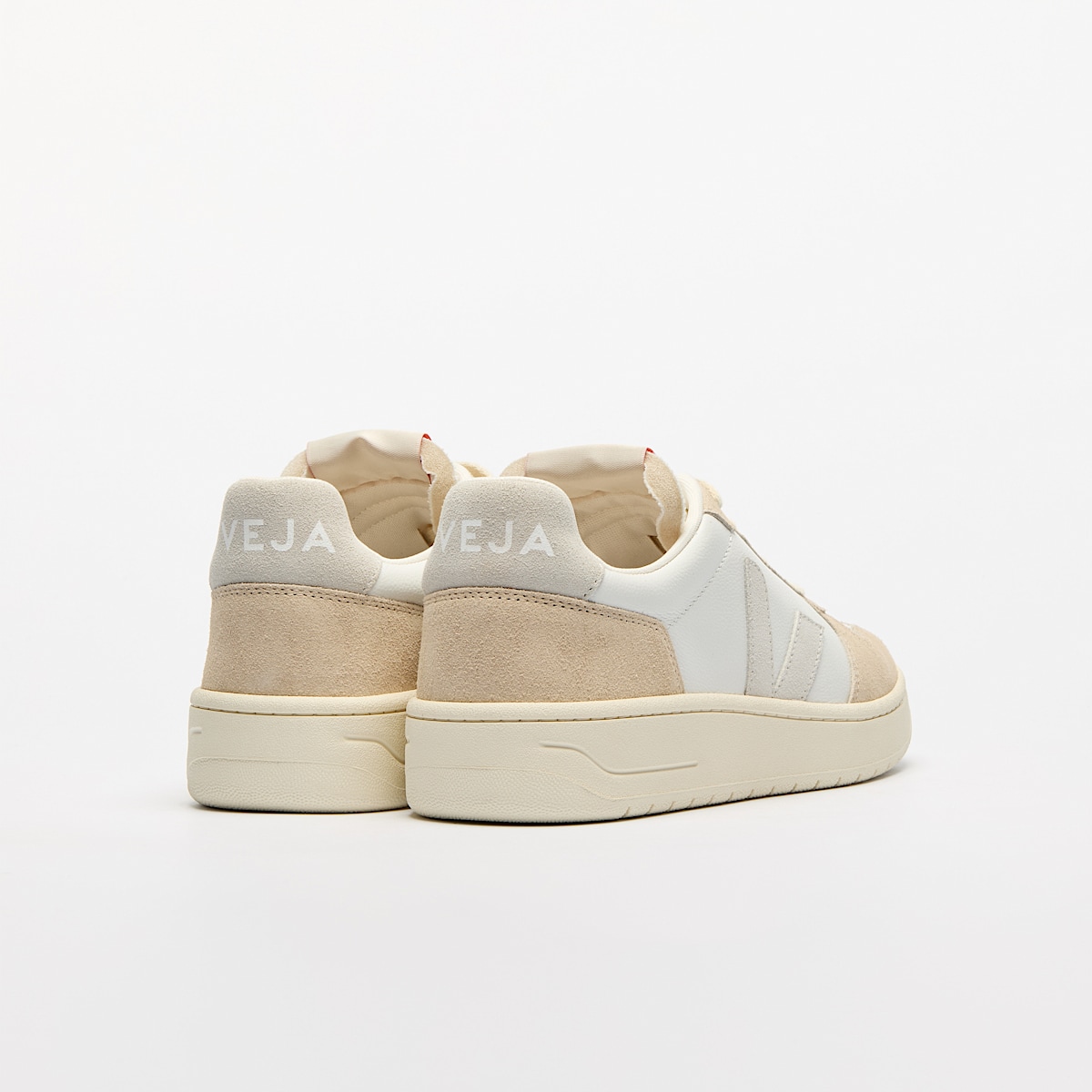 veja sapatilhas v-82 couro bege VE3320756 Back view