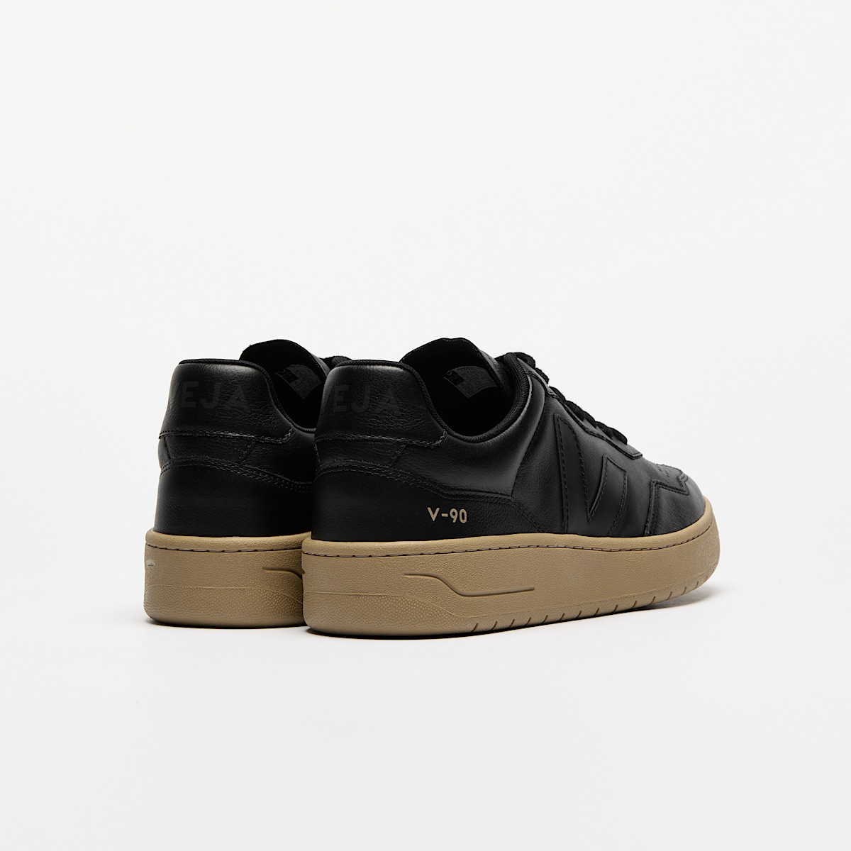 veja baskets v-90 cuir noir VD2003896 Back view