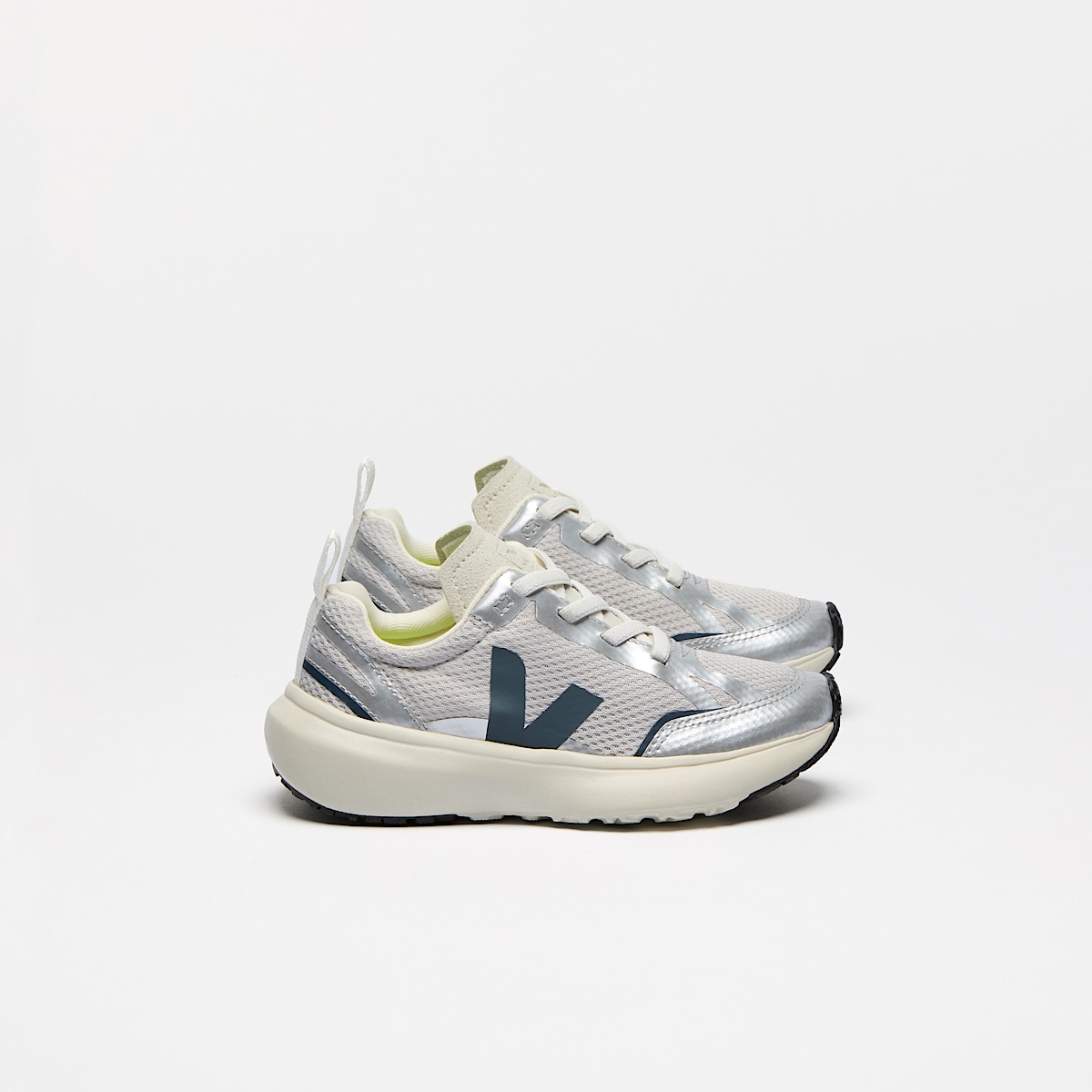 veja sneakers small-canary-light recycled grey YL1820623 Lateral view